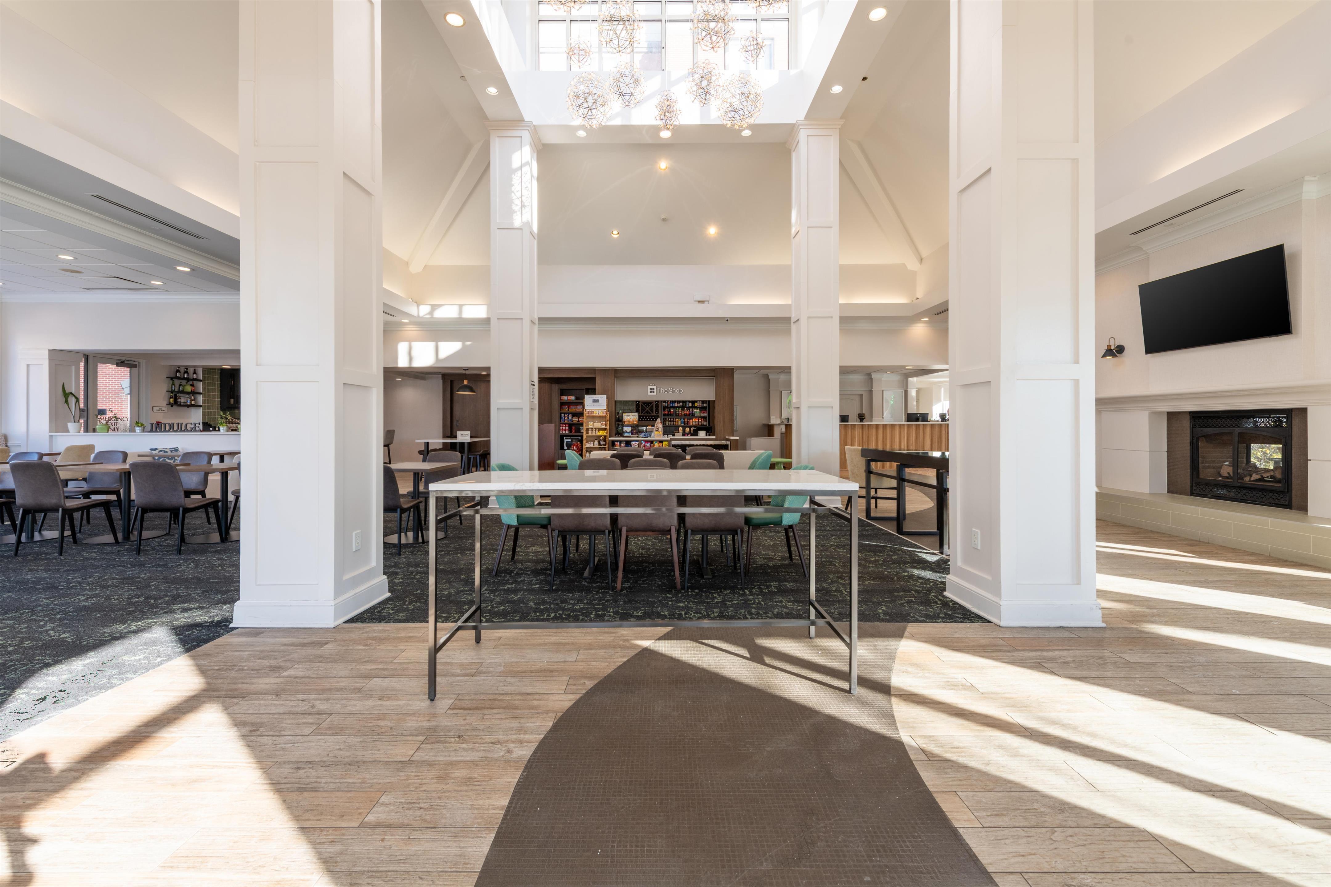 Lobby | Hilton Garden Inn Auburn Riverwatch