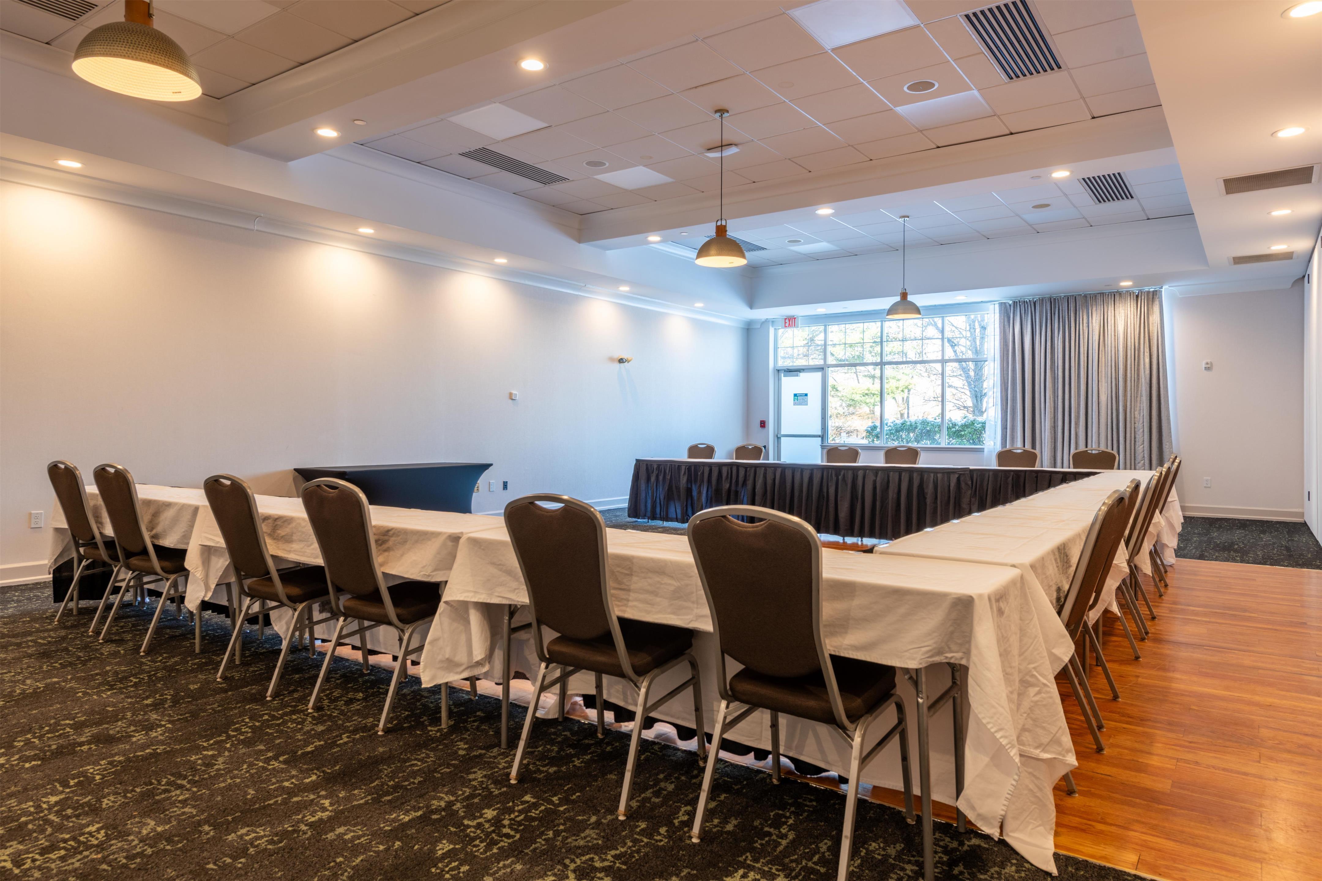 Meeting Room | Hilton Garden Inn Auburn Riverwatch
