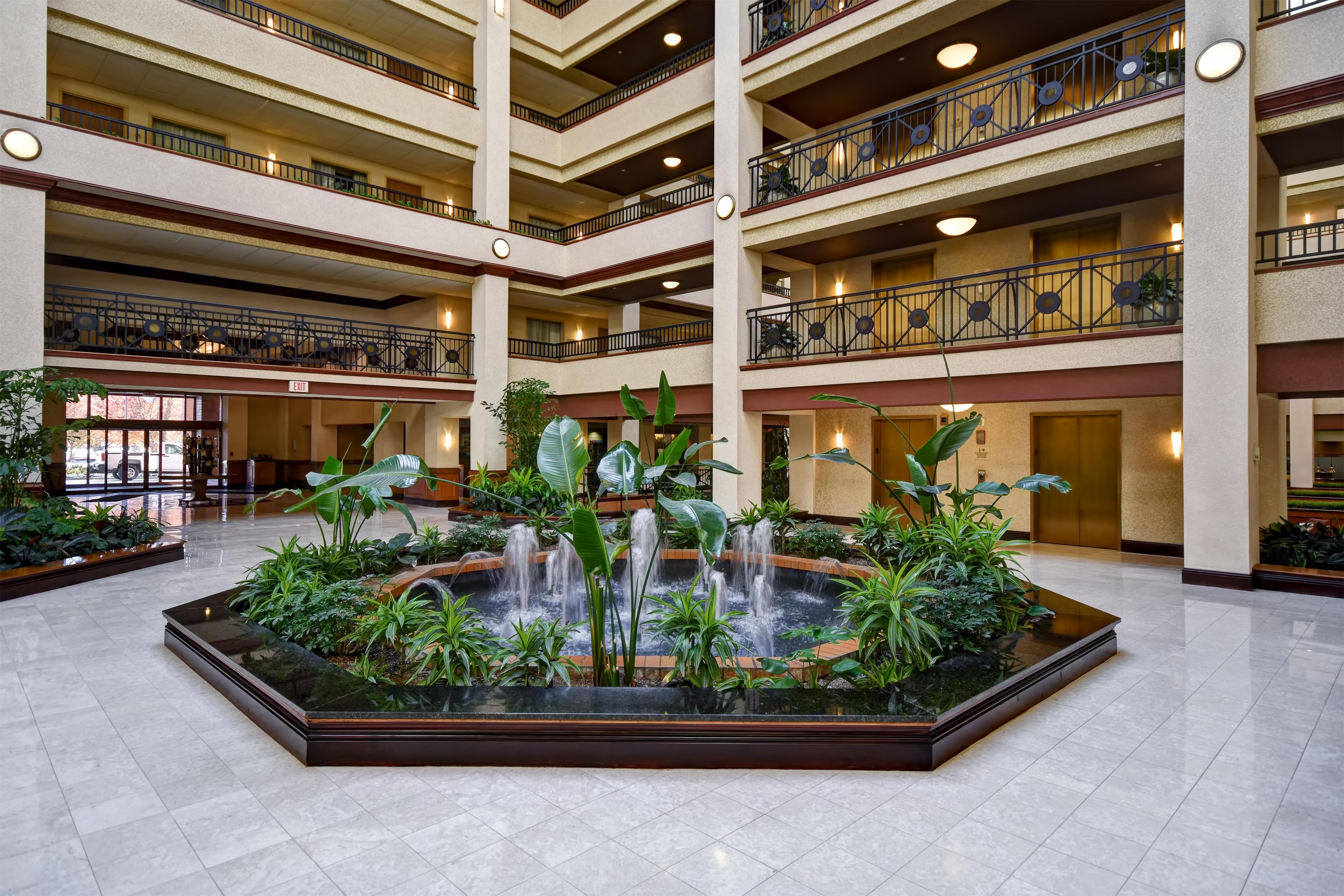 Lobby | Embassy Suites by Hilton Lexington/UK Coldstream