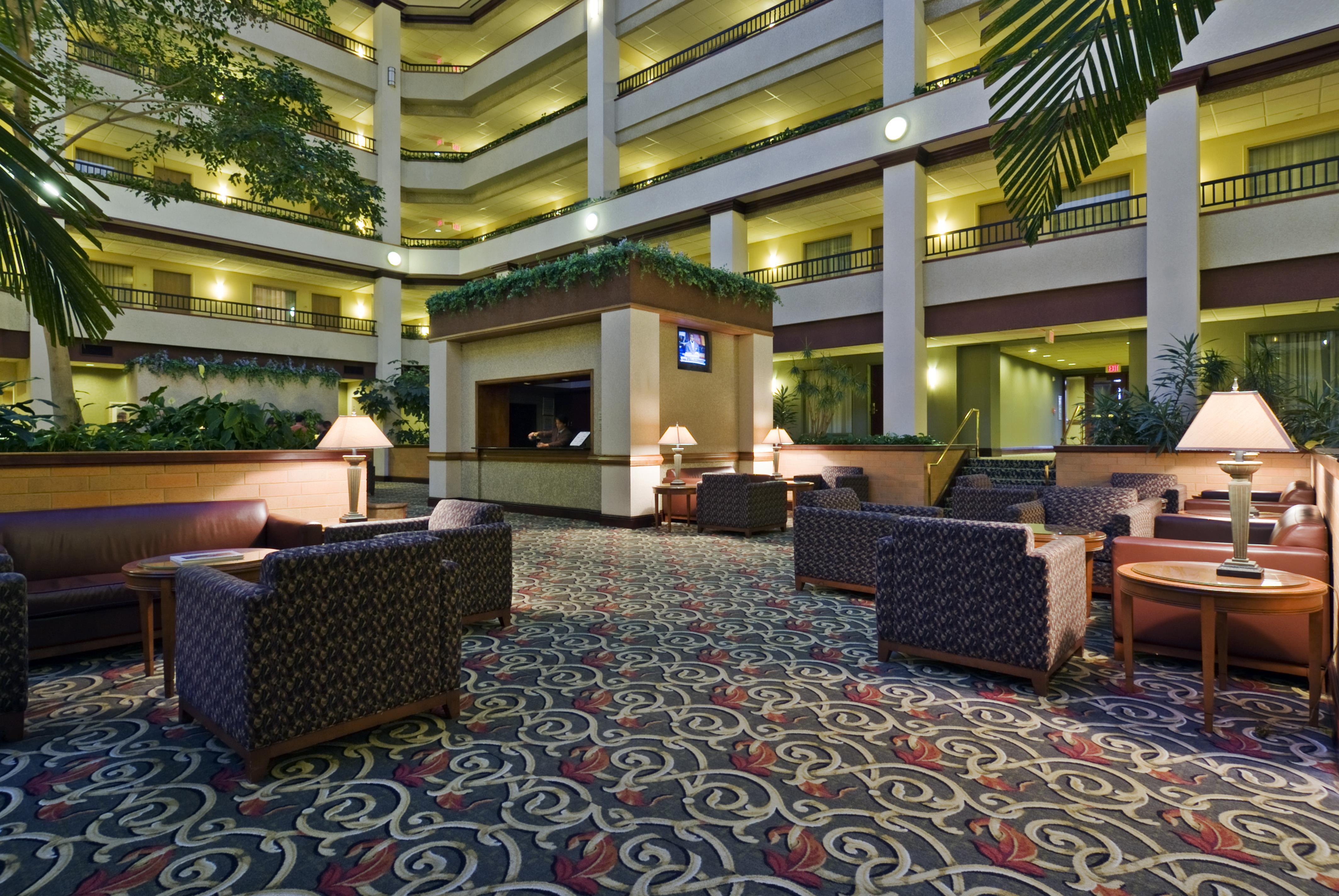Restaurant | Embassy Suites by Hilton Lexington/UK Coldstream