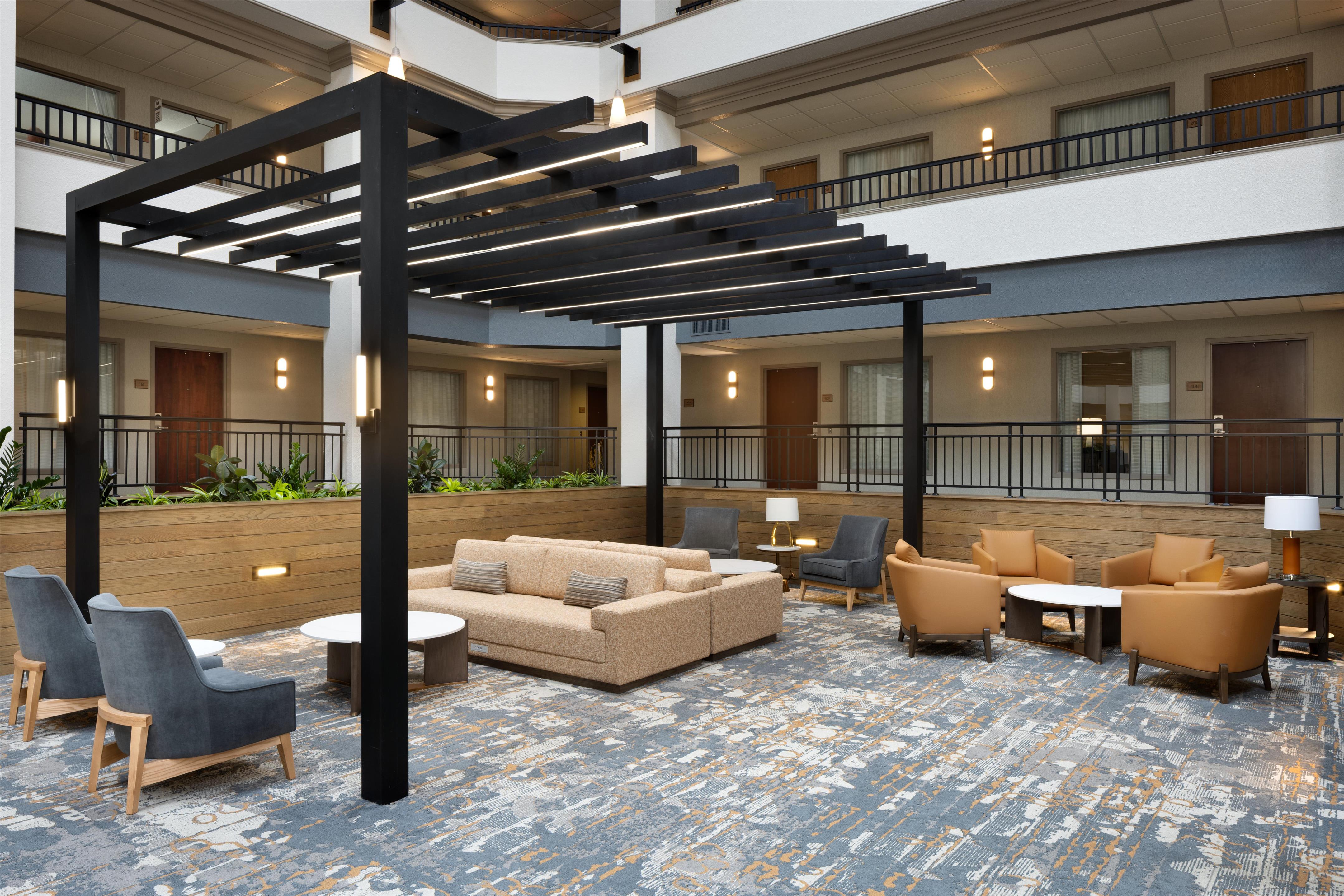 Lobby | Embassy Suites by Hilton Lexington/UK Coldstream
