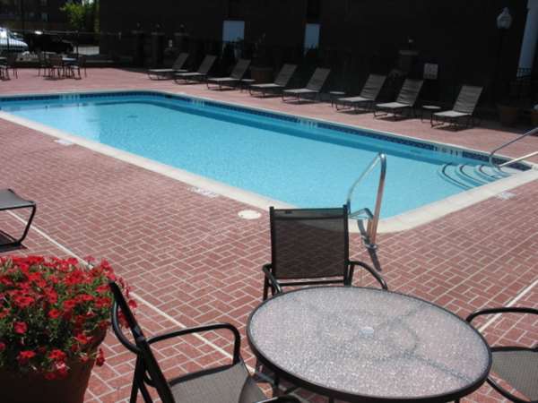 Pool - DoubleTree Suites by Hilton Hotel Lexington