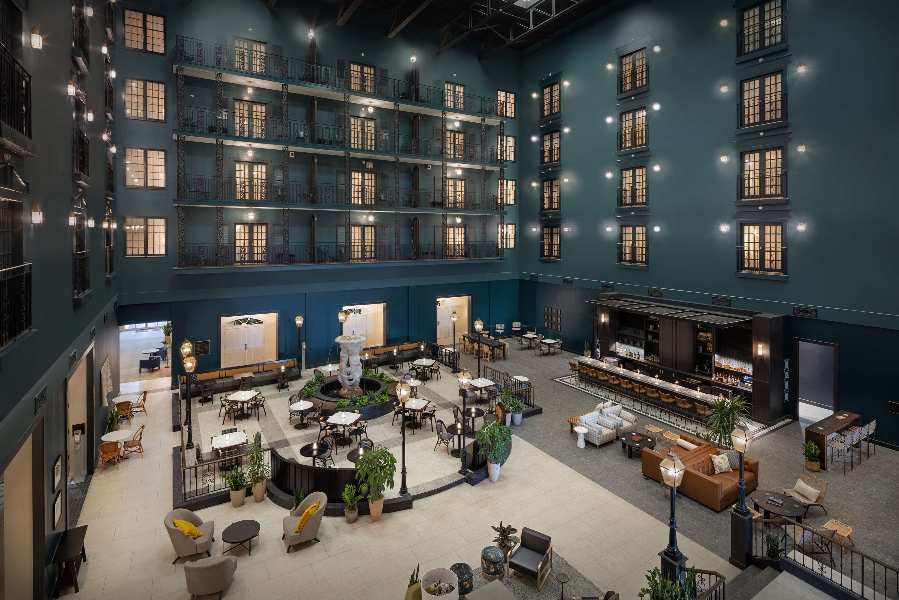 Restaurant | DoubleTree Suites by Hilton Hotel Lexington