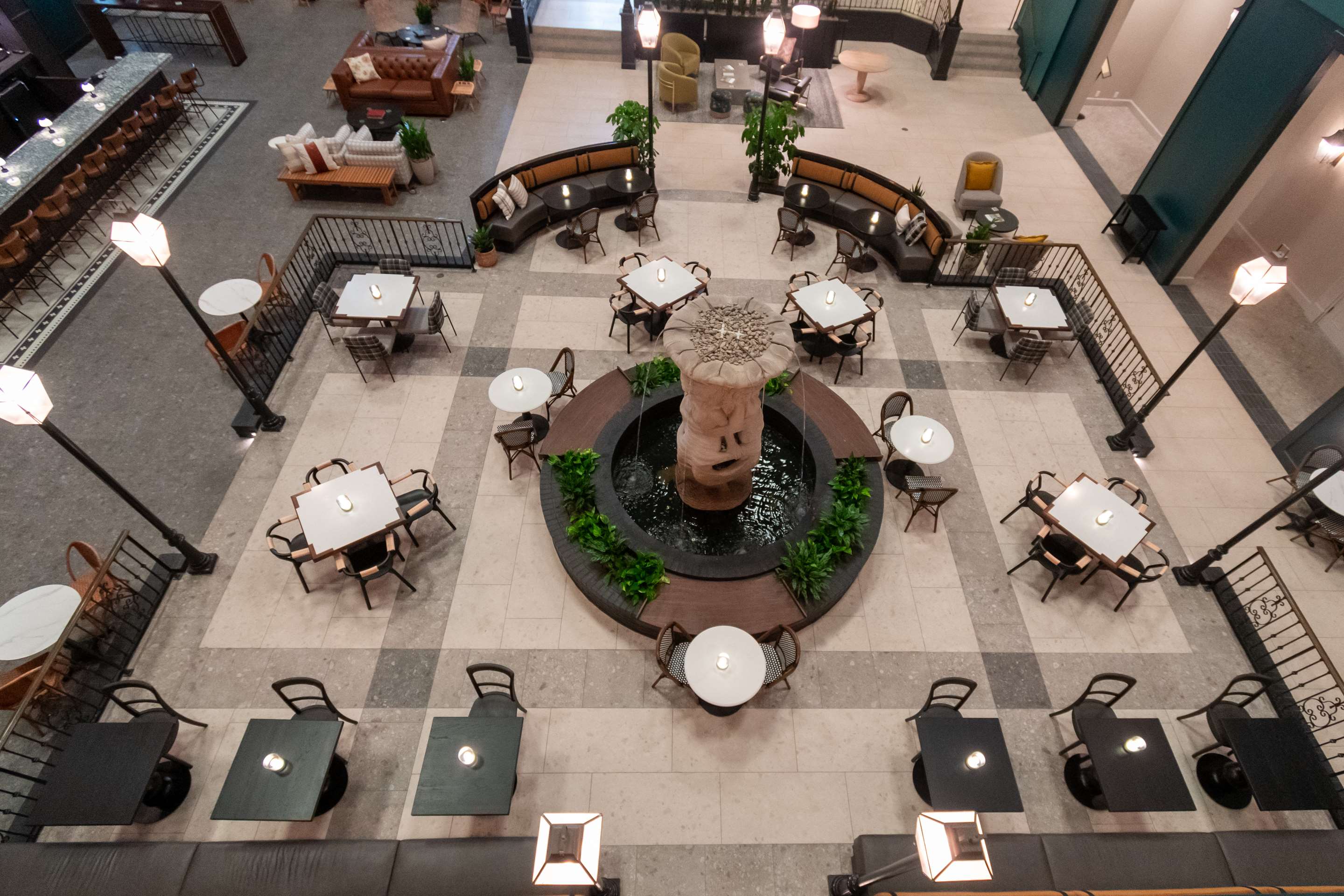 Lobby | DoubleTree Suites by Hilton Hotel Lexington