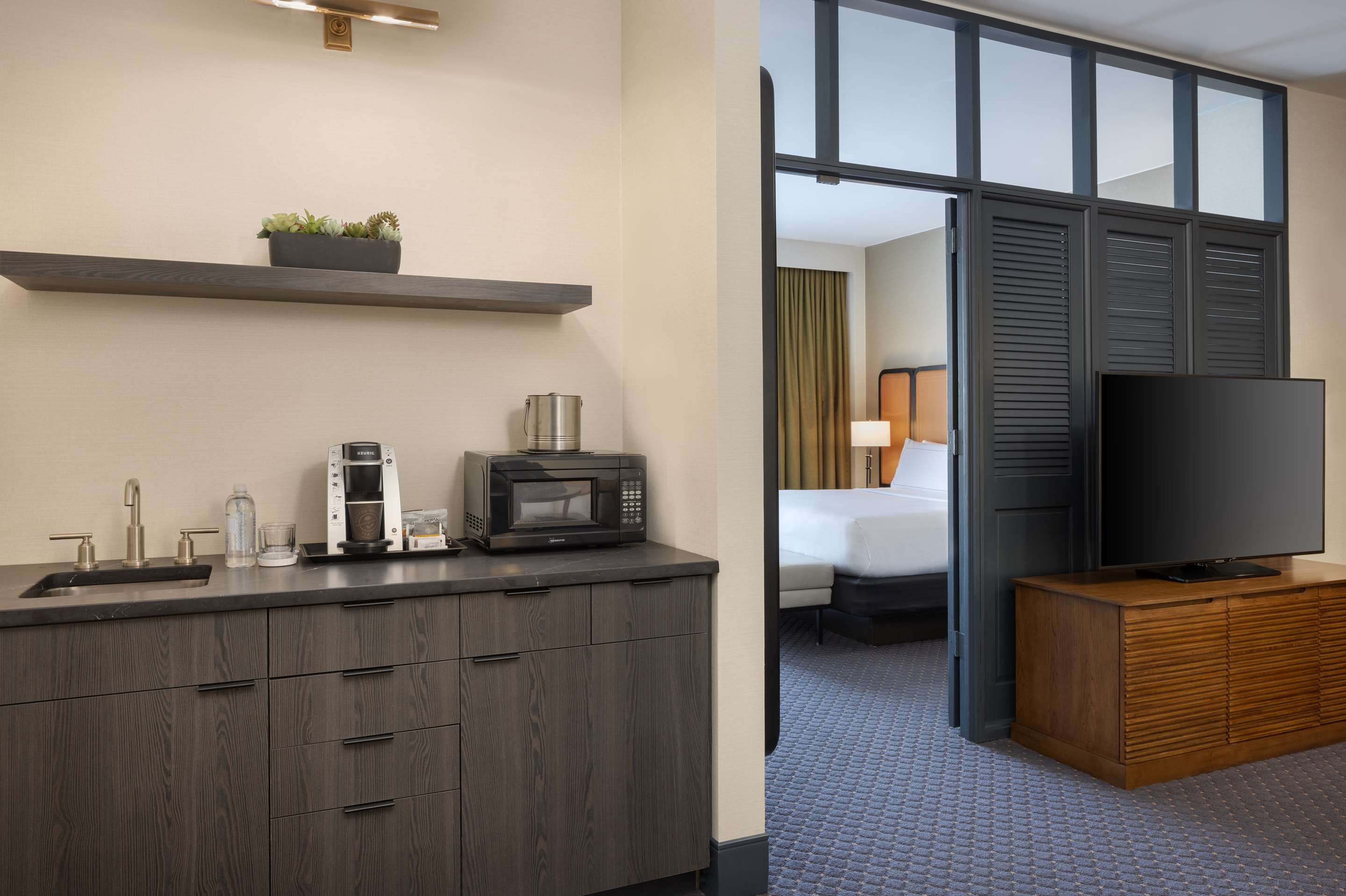 Guest room