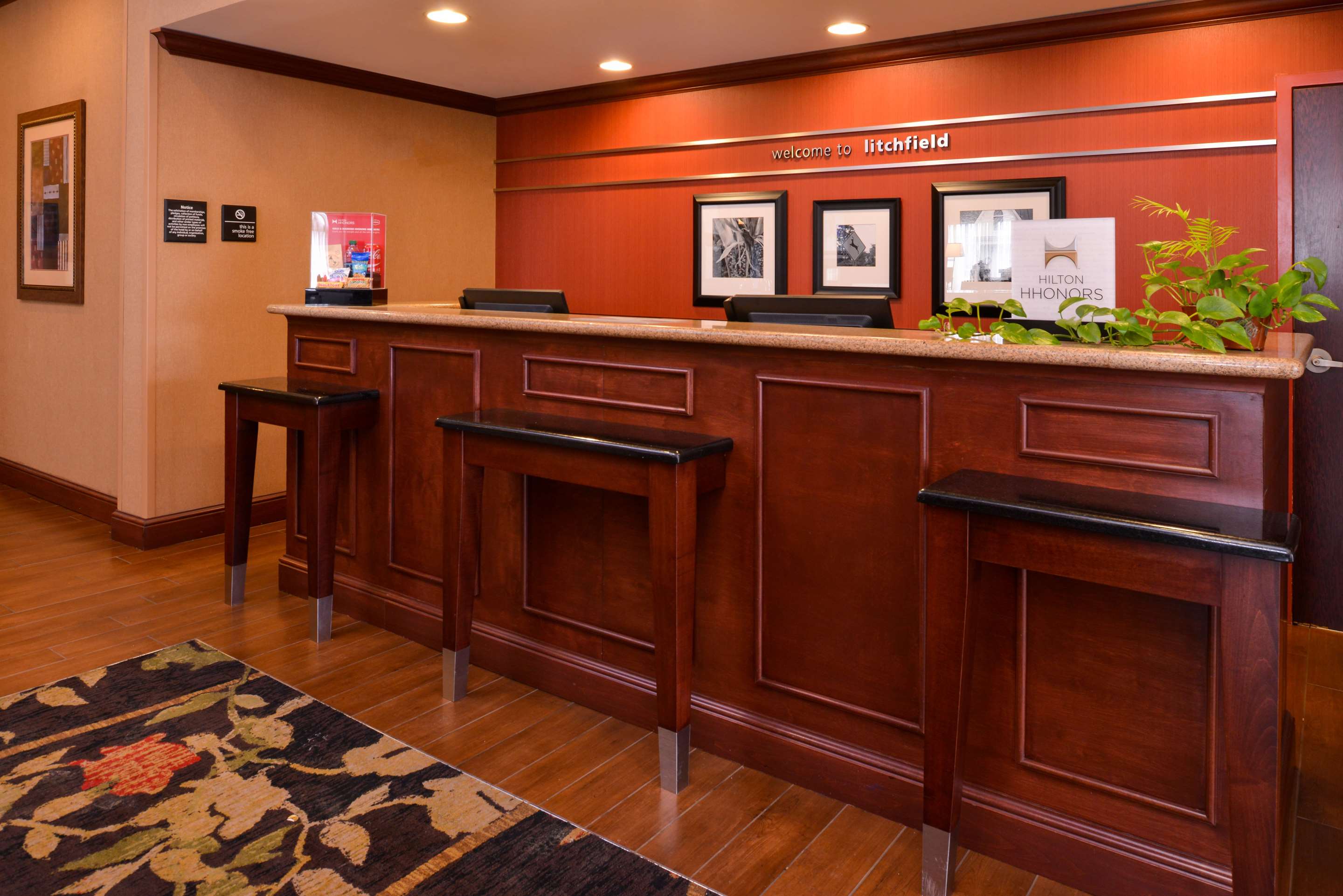 Reception | Hampton Inn Litchfield