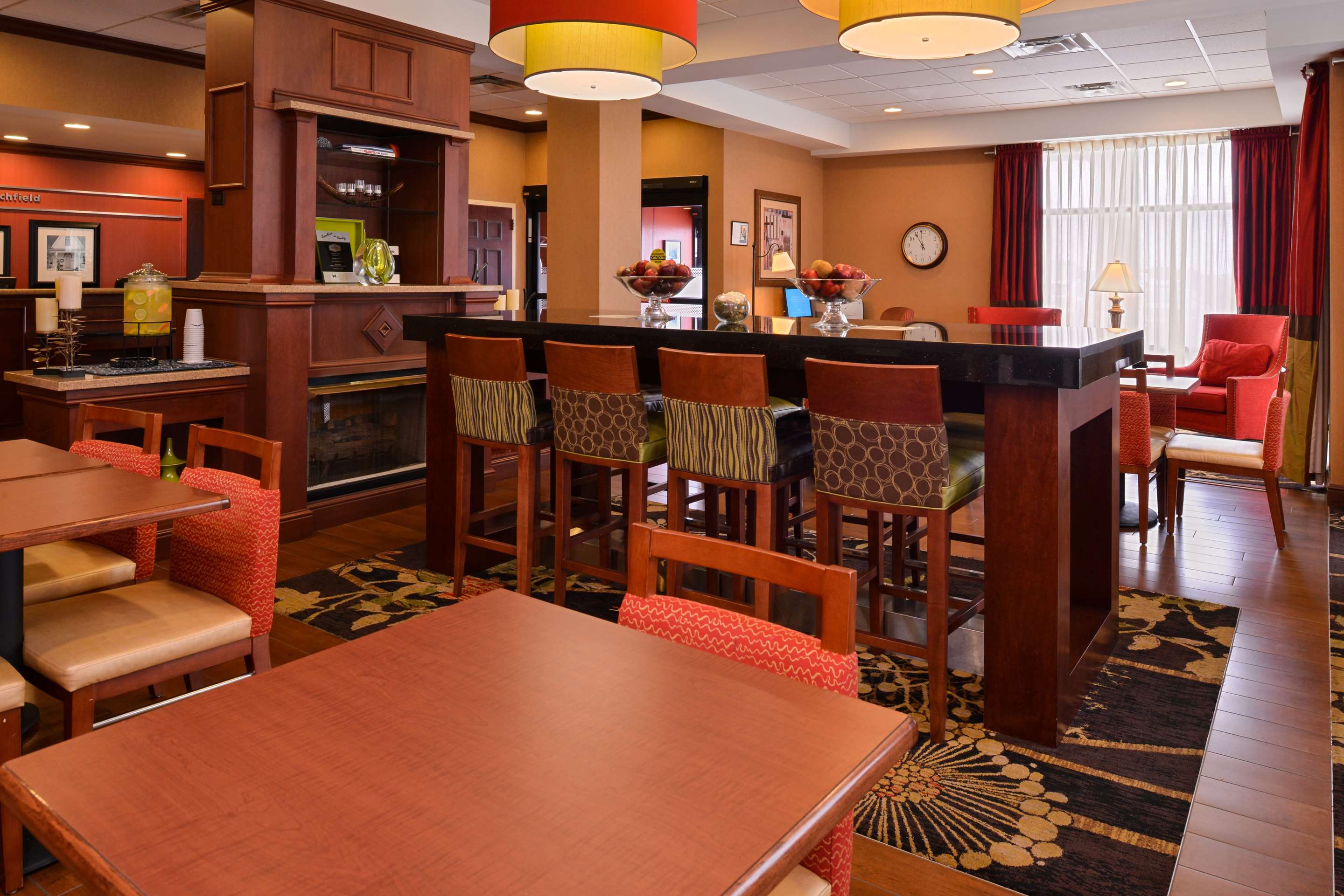 Lobby | Hampton Inn Litchfield