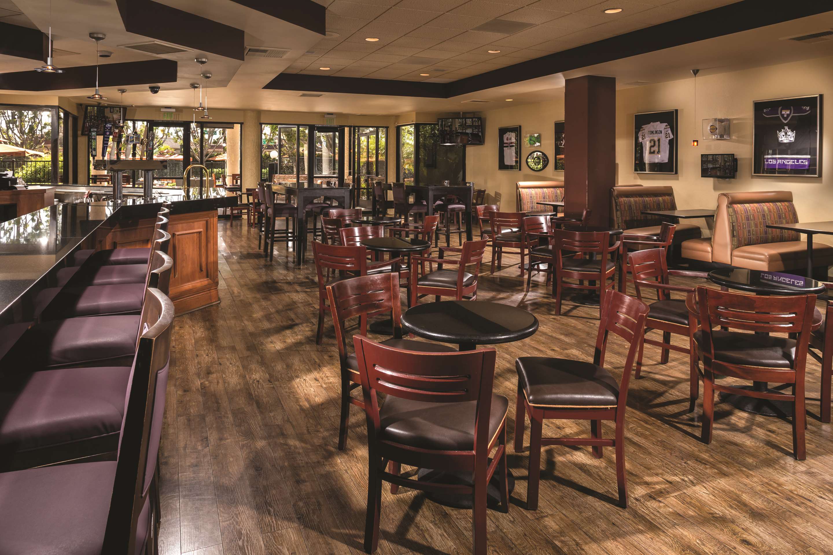 BarLounge | DoubleTree by Hilton Carson