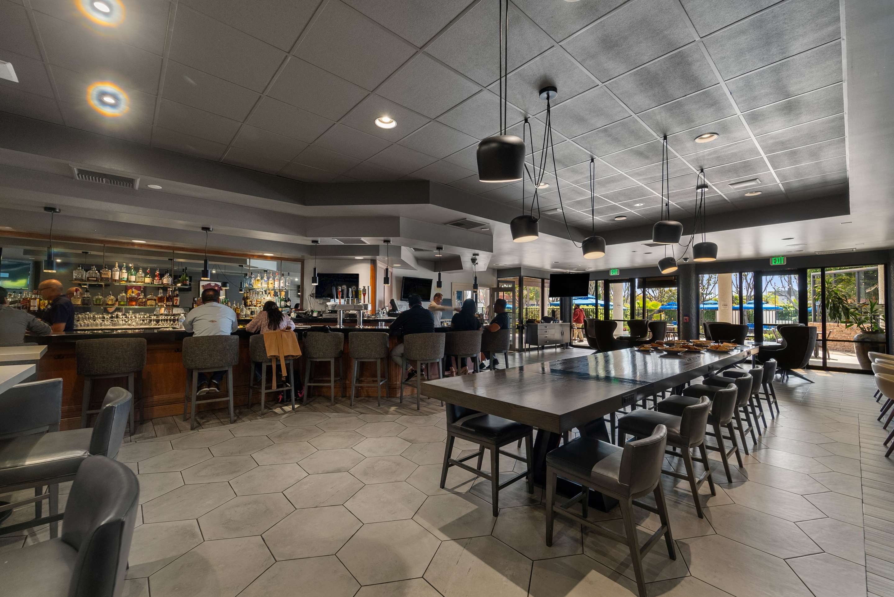 BarLounge | DoubleTree by Hilton Carson