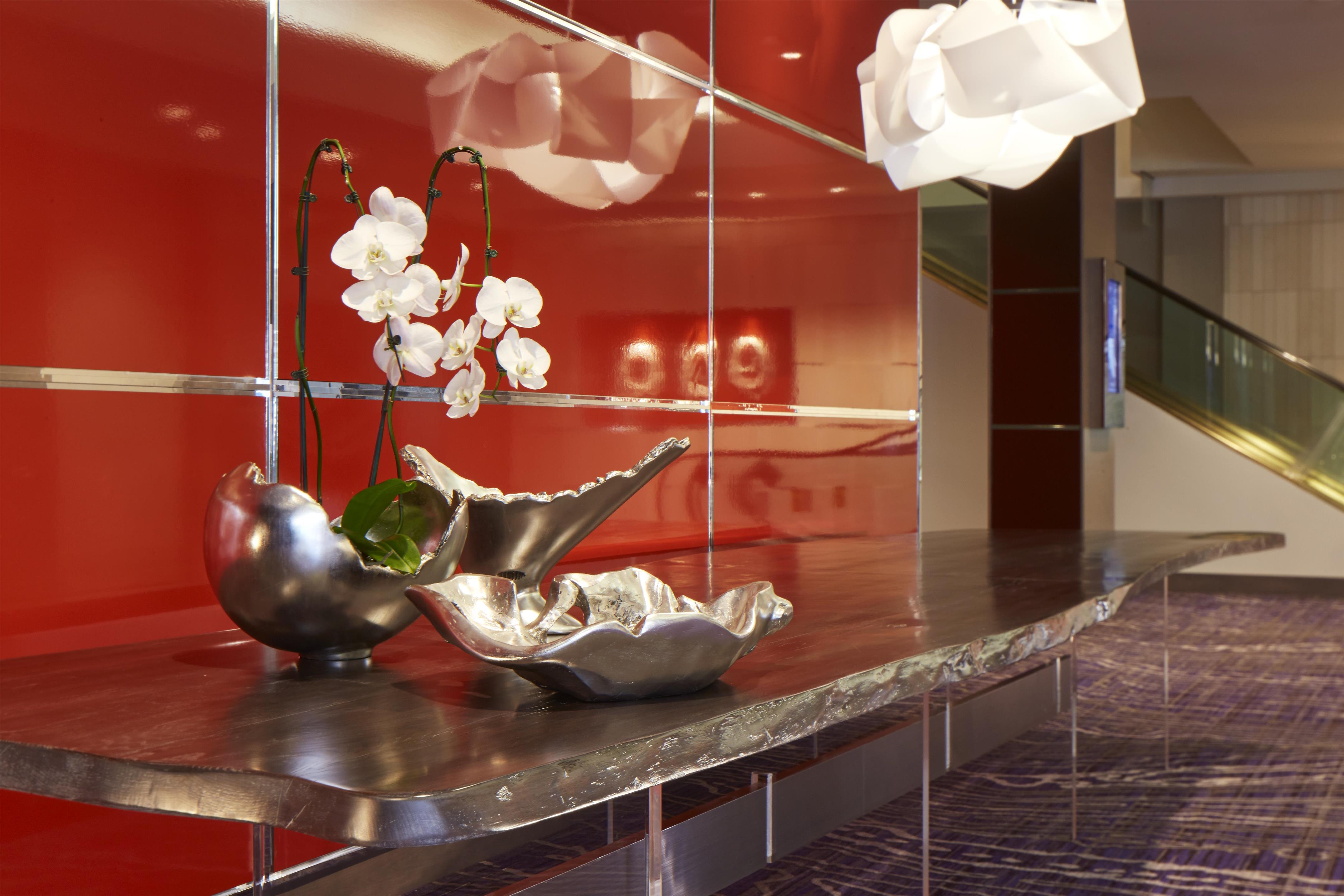 Lobby | Hilton Long Beach Hotel