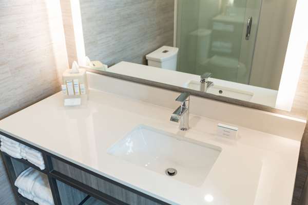  - Hilton Garden Inn Montebello