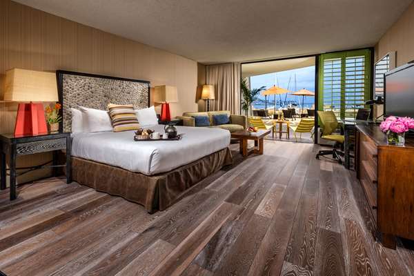  - Hotel Maya Long Beach