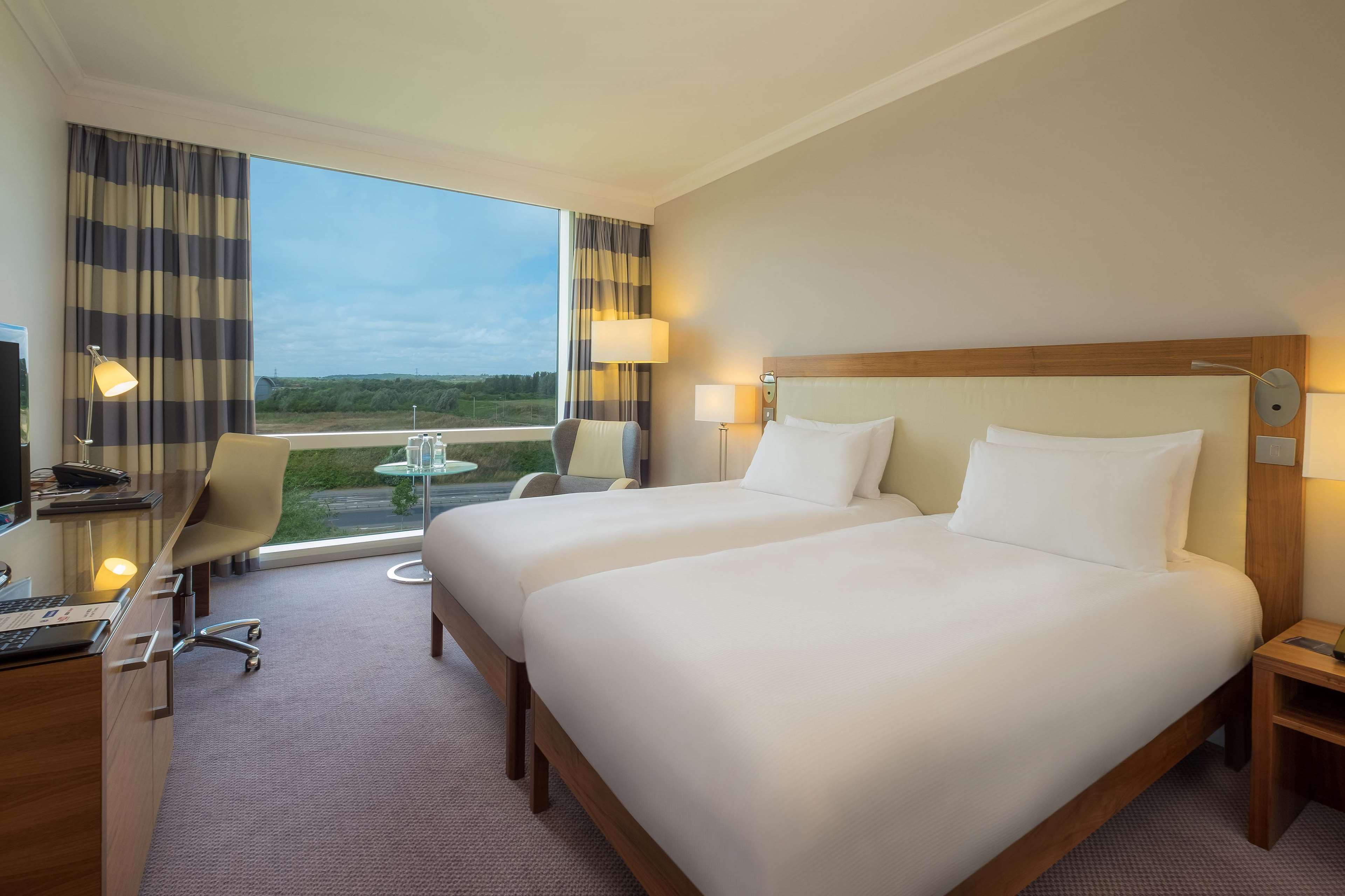 Hilton Reading Hotel Room Type - TWIN GUEST ROOM