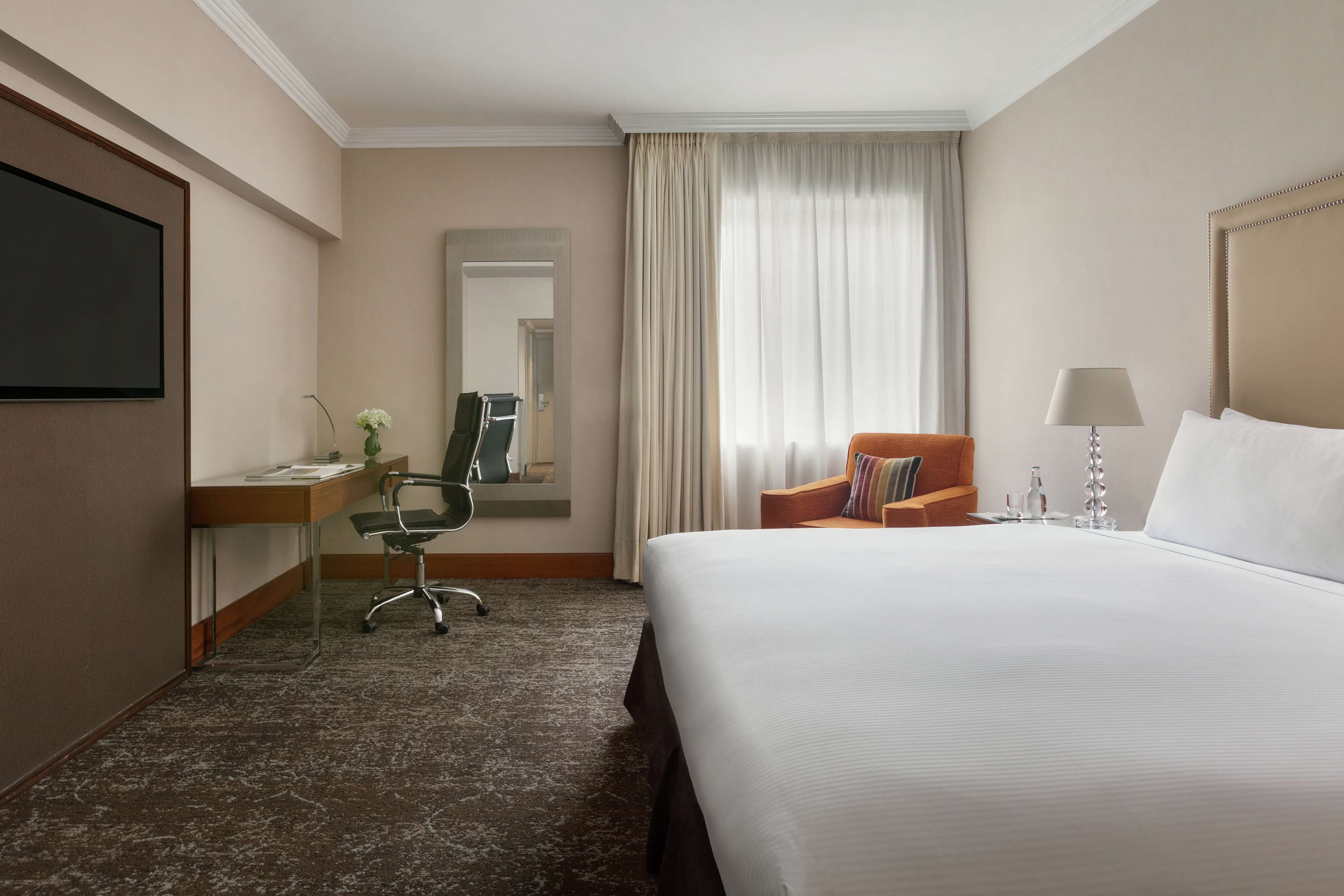 El Pardo DoubleTree by Hilton Room Type - 1KING BED MOB ACCESS SUITE