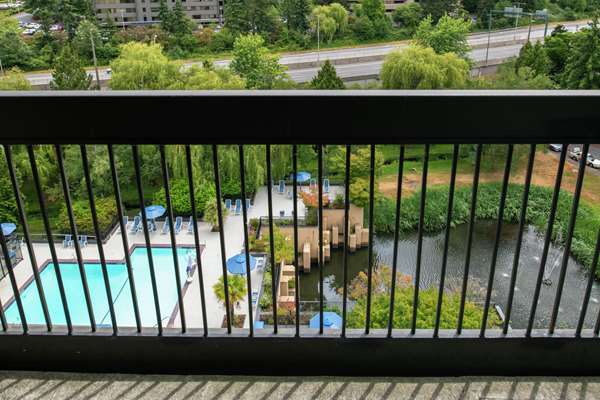 - Hilton Hotel Bellevue - I-405, Exit 12