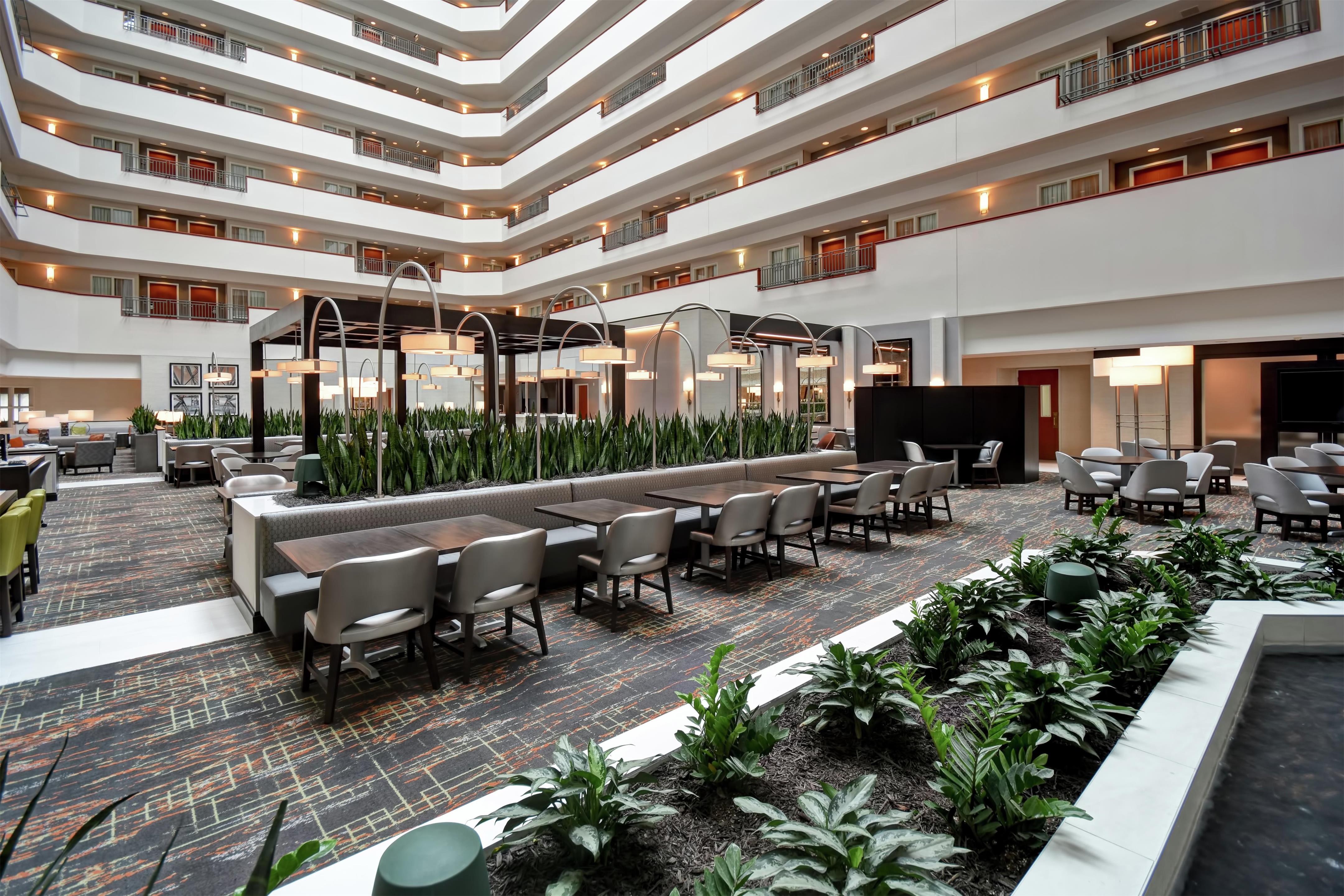Lobby | Embassy Suites Little Rock