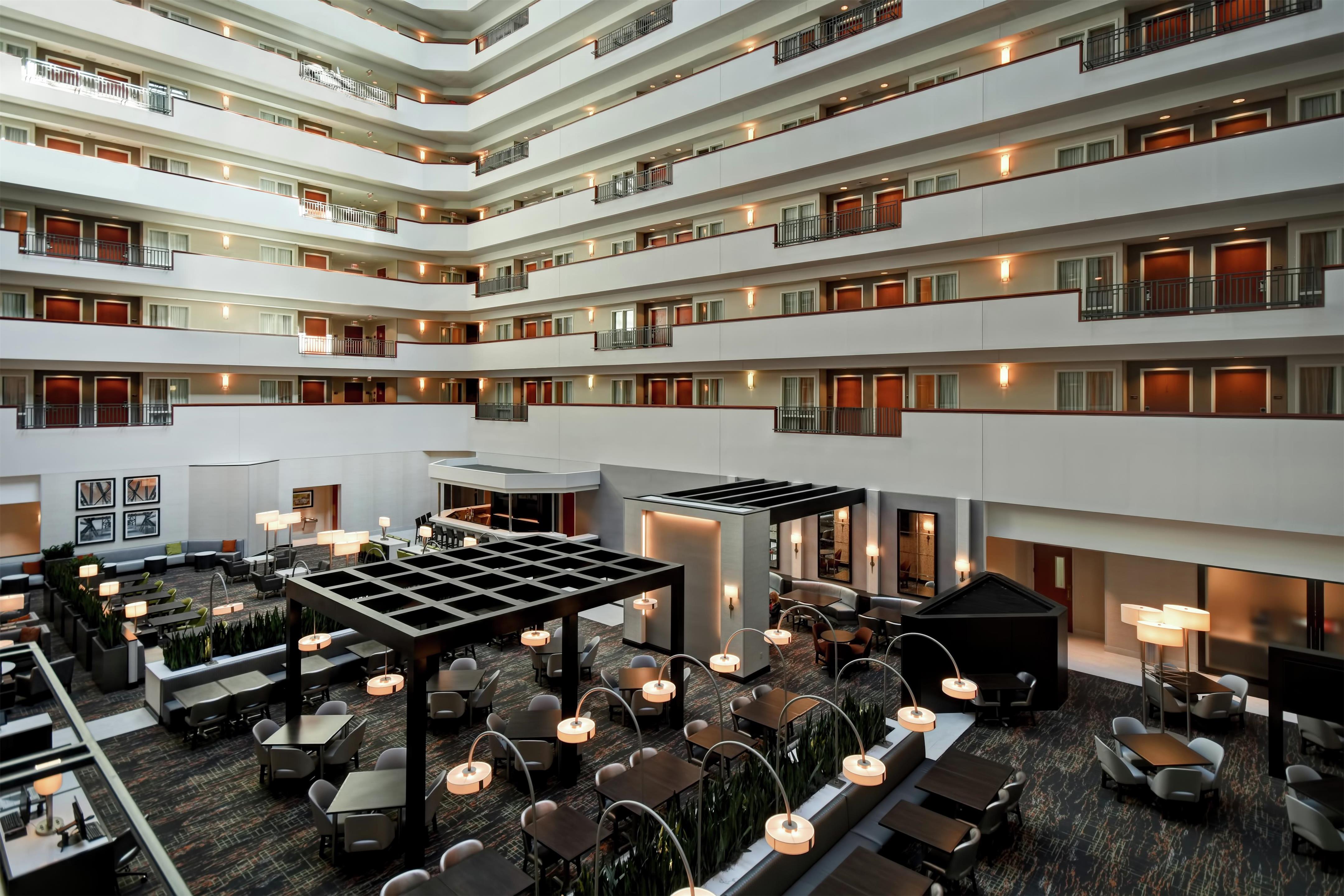 Lobby | Embassy Suites Little Rock