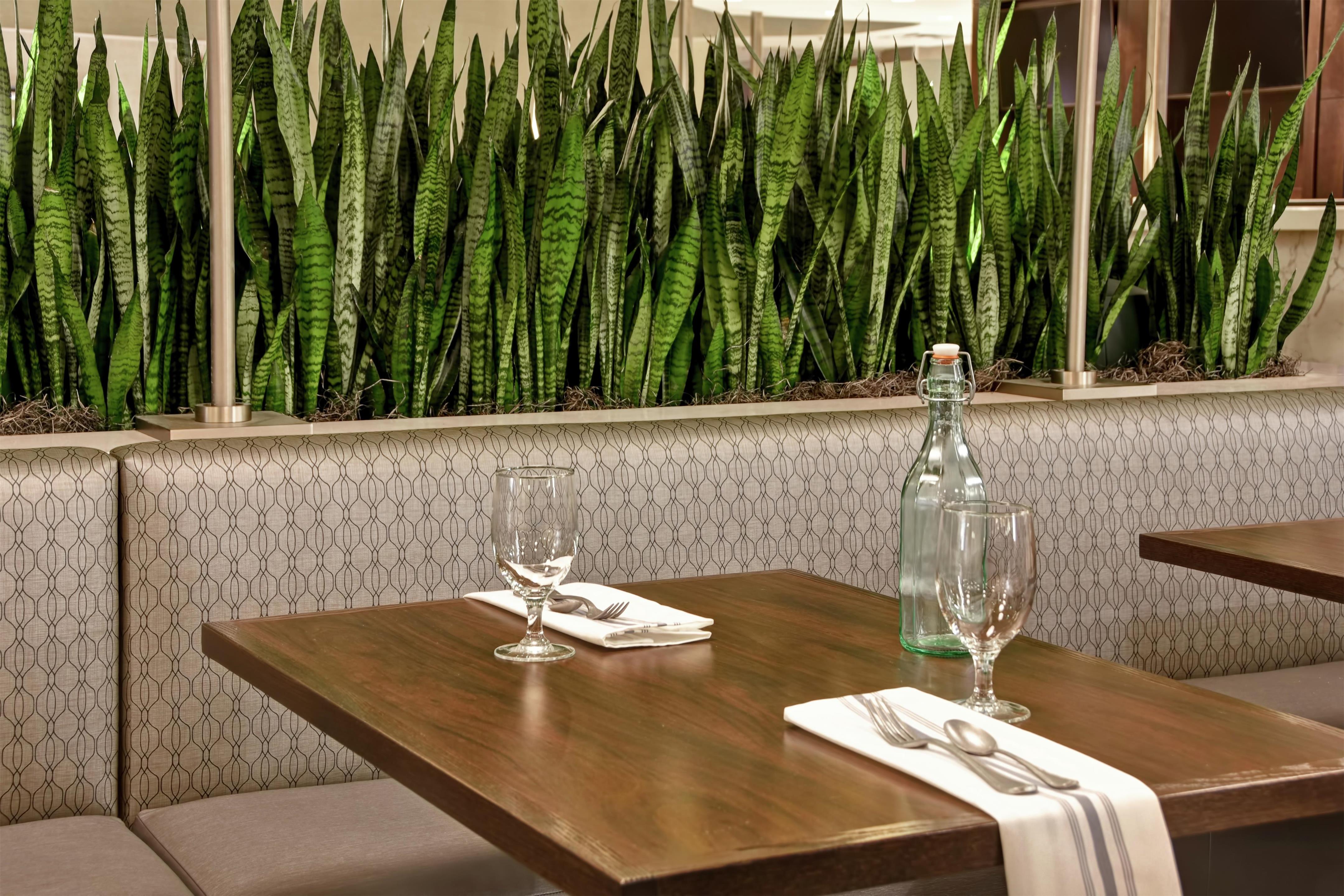 Restaurant | Embassy Suites Little Rock