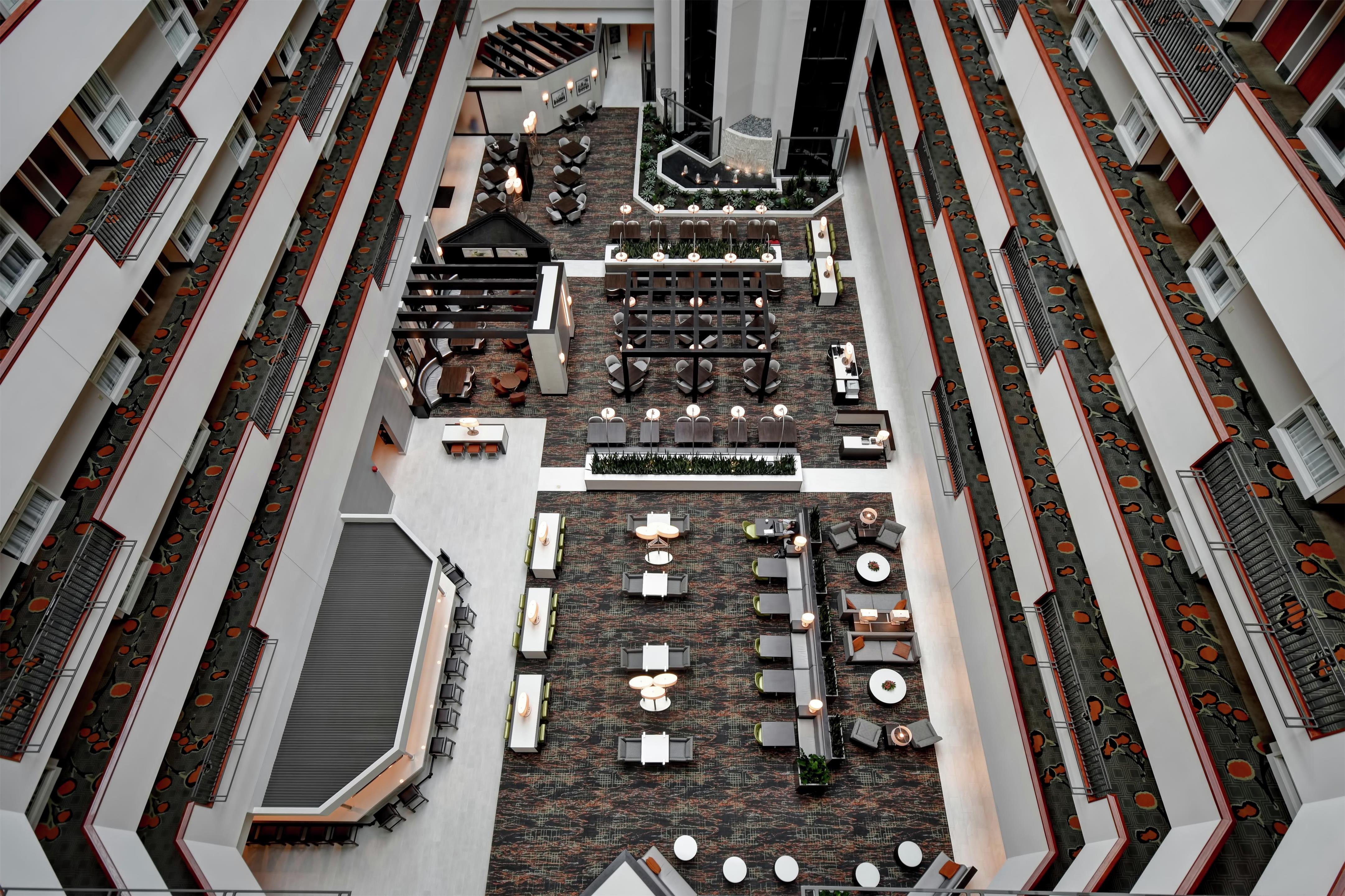 Lobby | Embassy Suites Little Rock