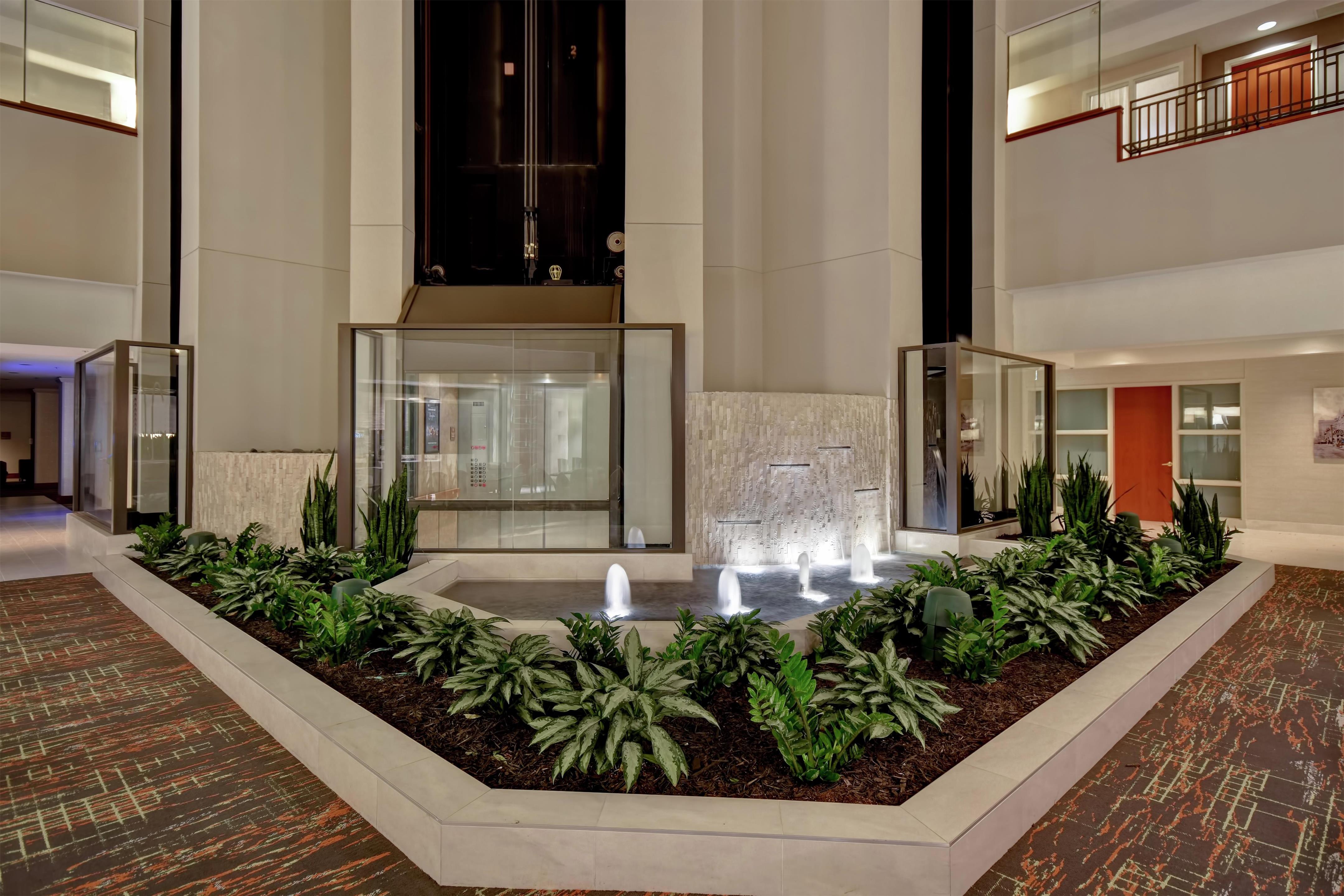 Lobby | Embassy Suites Little Rock