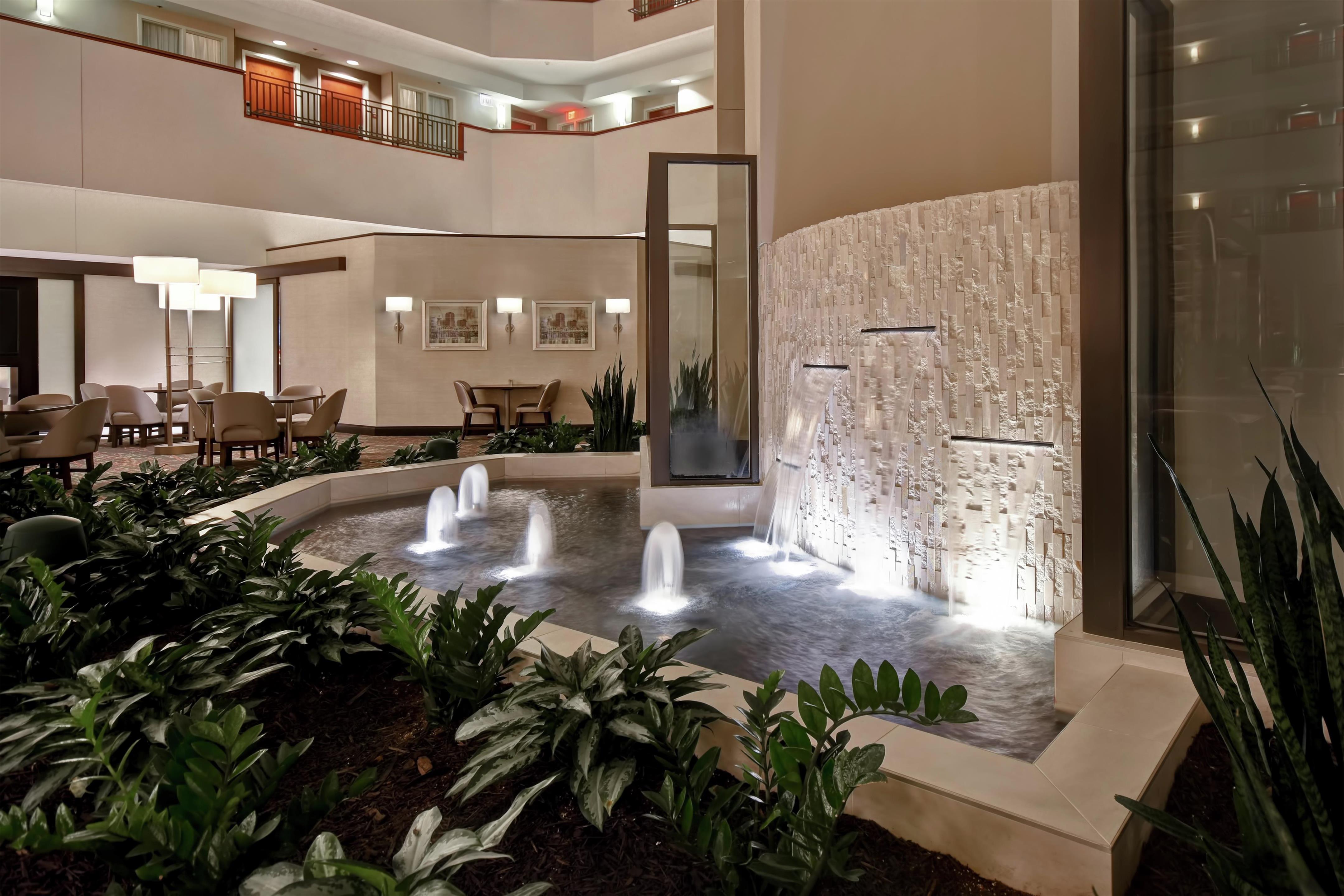 Lobby | Embassy Suites Little Rock