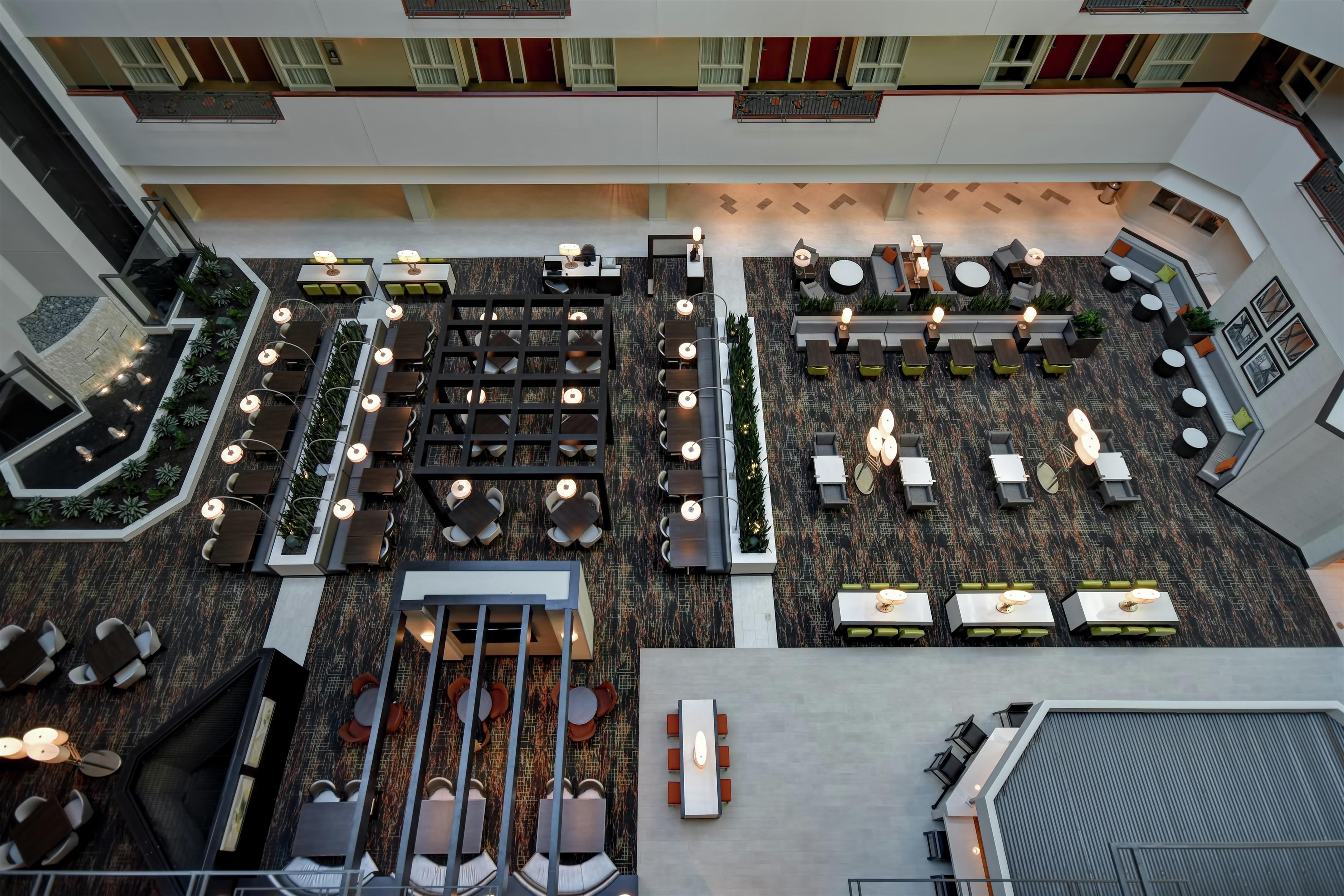 Lobby | Embassy Suites Little Rock