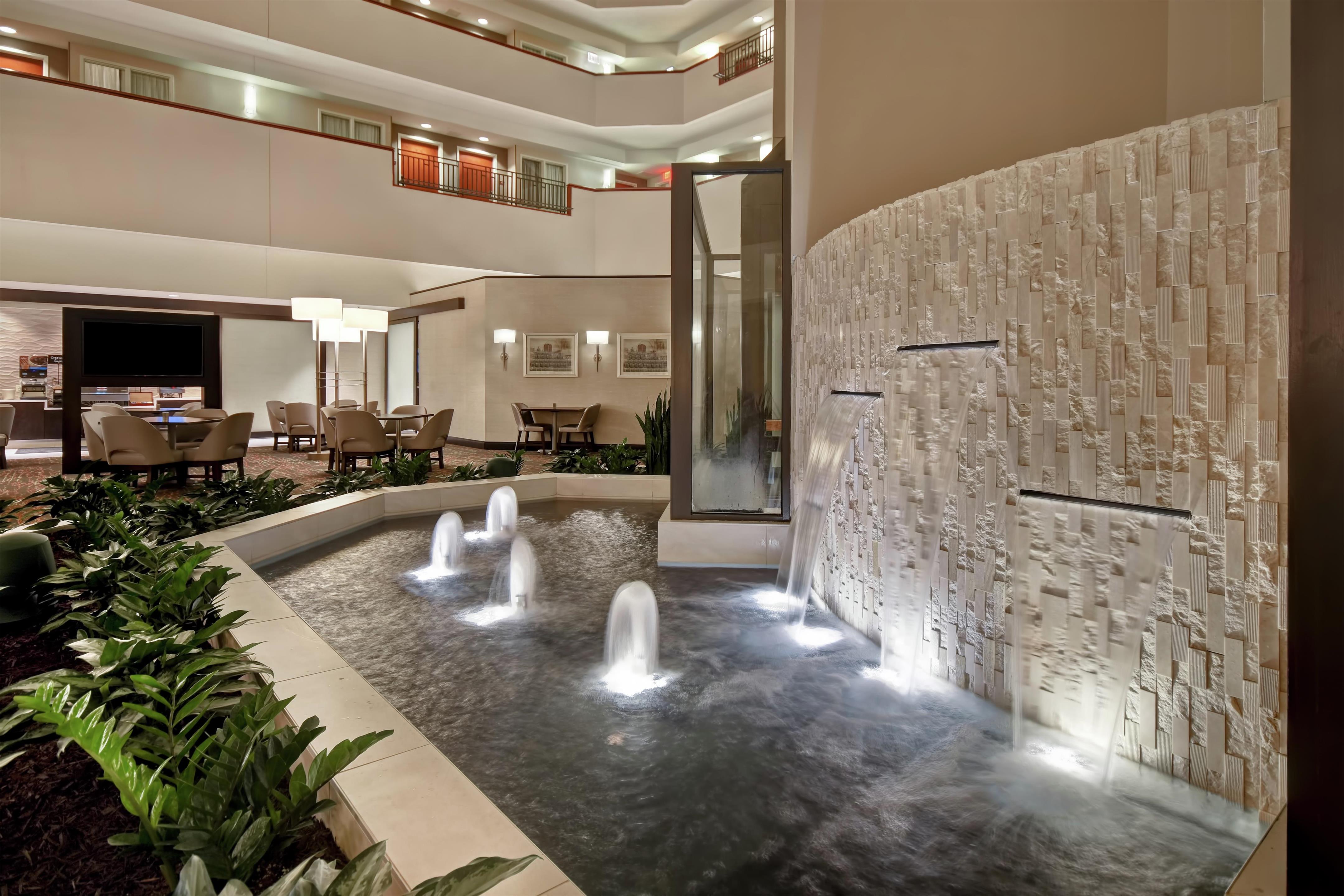 Lobby | Embassy Suites Little Rock