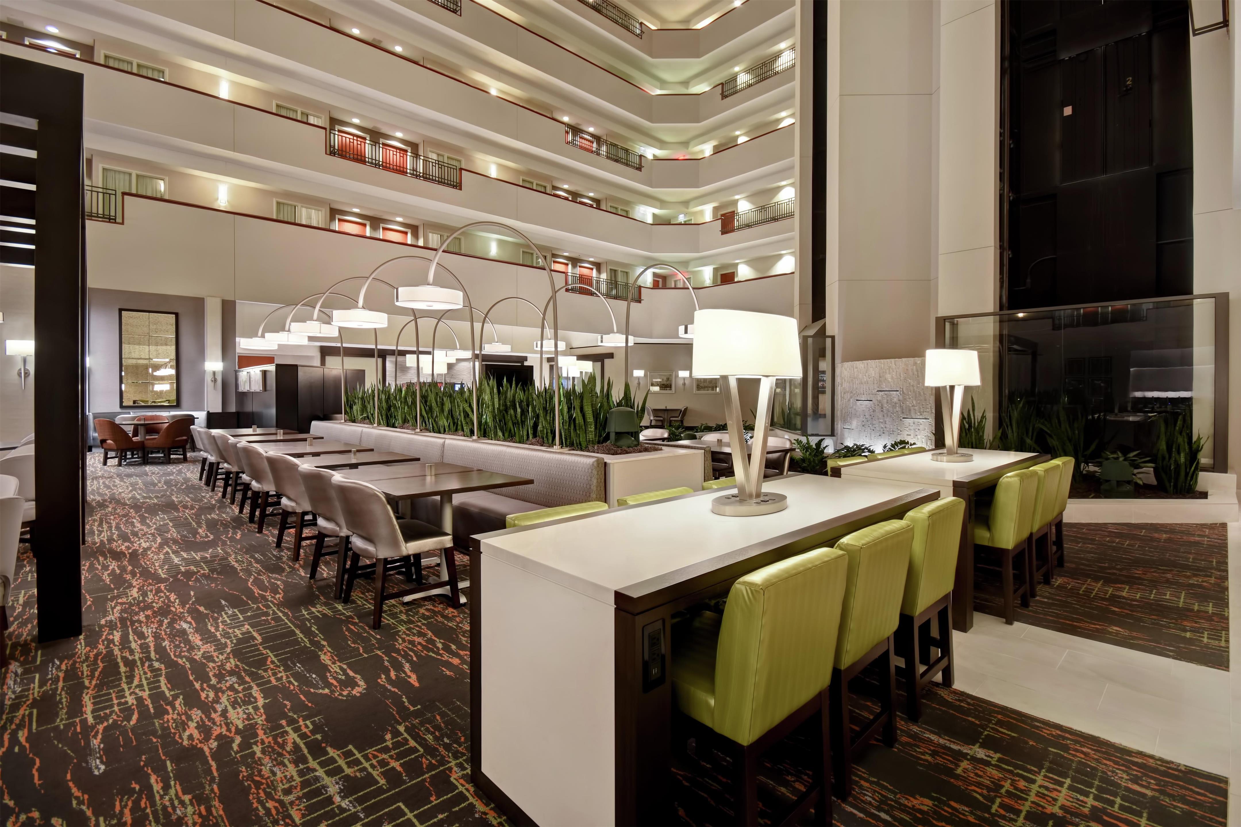 Lobby | Embassy Suites Little Rock