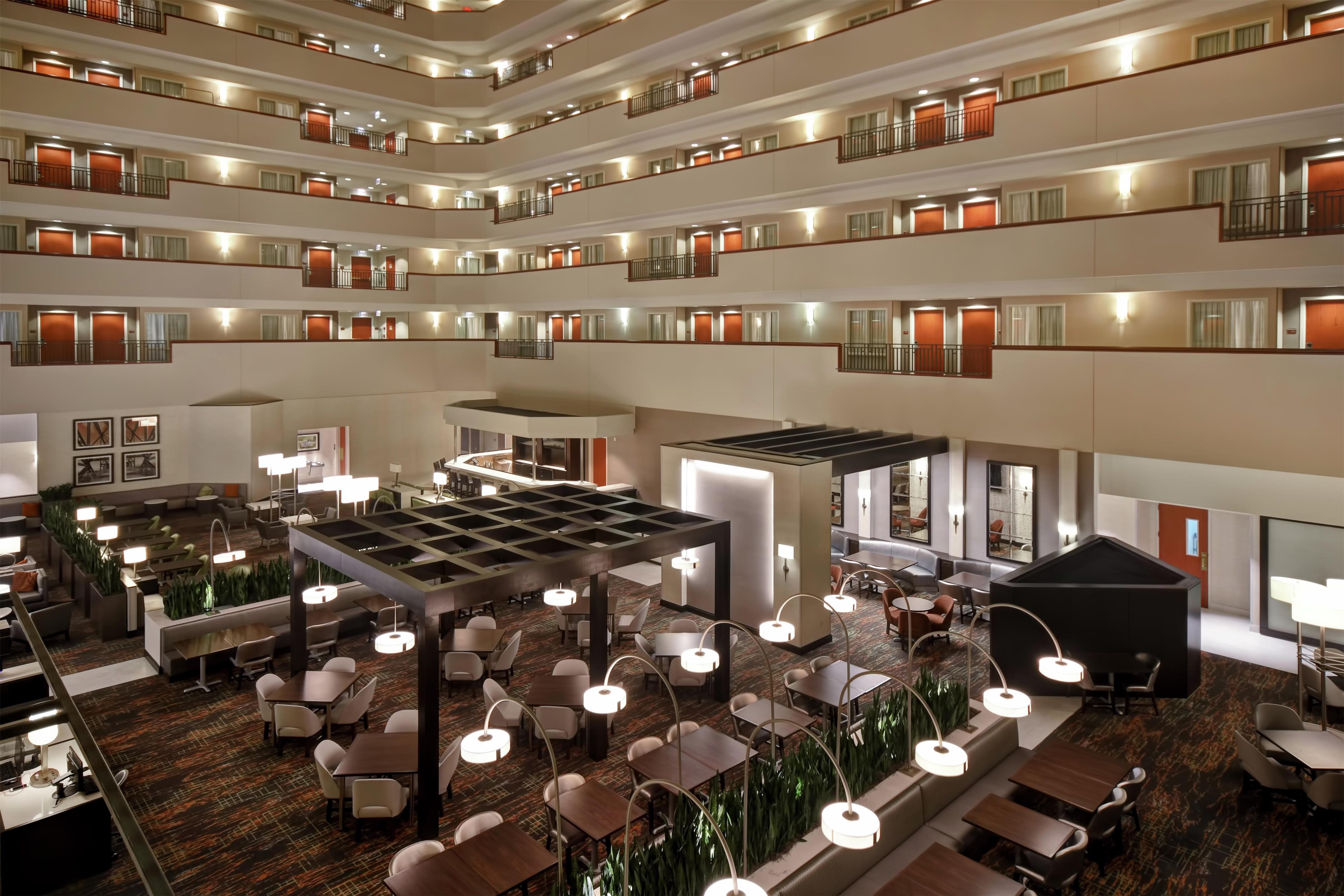 Lobby | Embassy Suites Little Rock