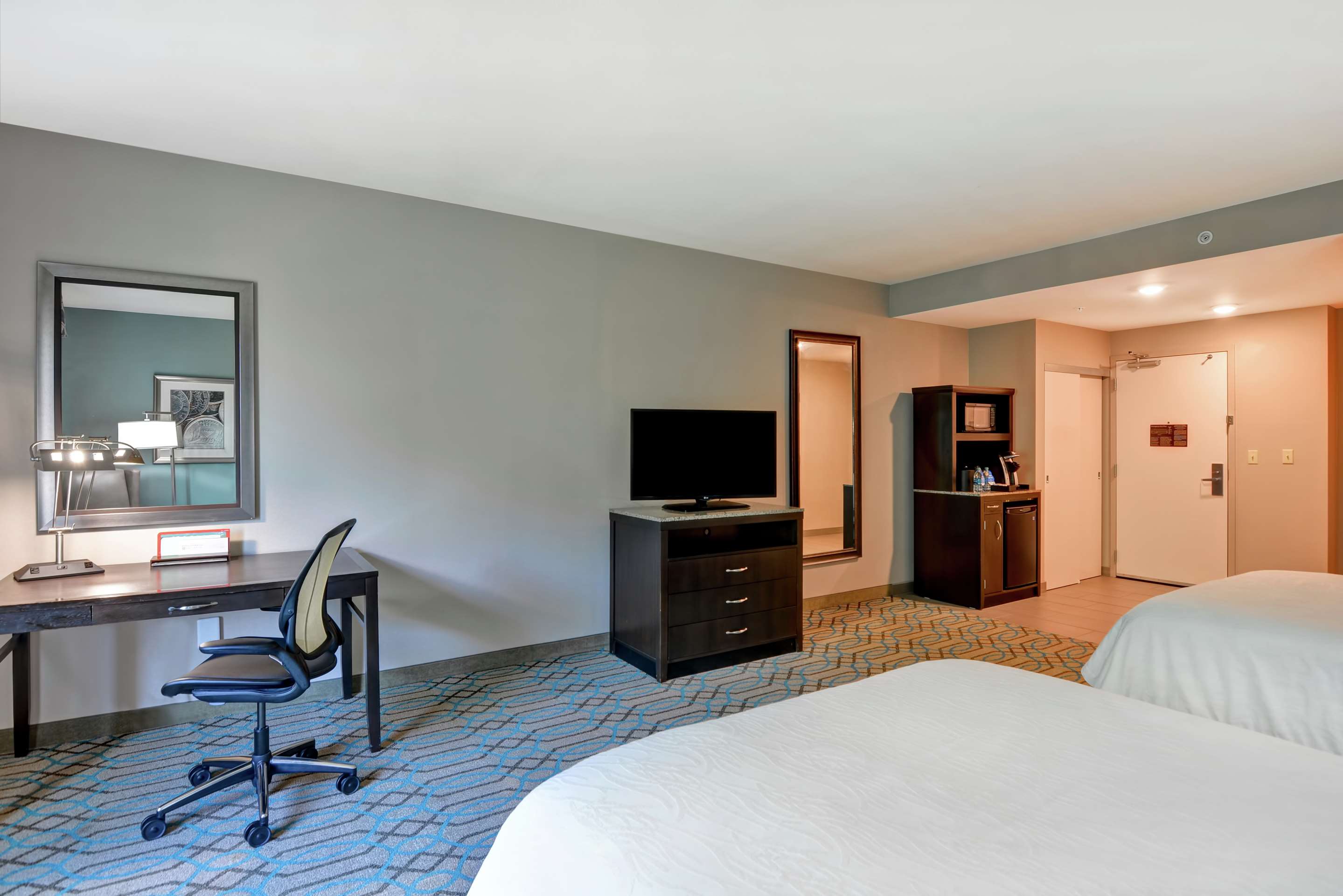 2 Queen Beds