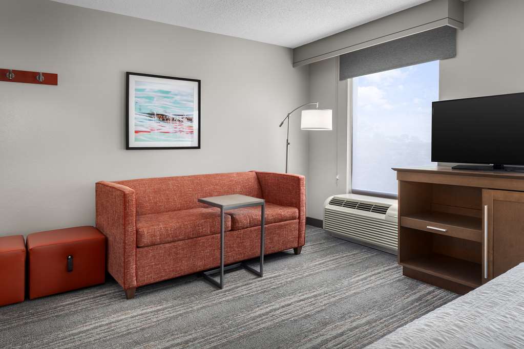 Hampton Inn & Suites Lake Mary At Colonial Townpark, FL - Tap to explore photos