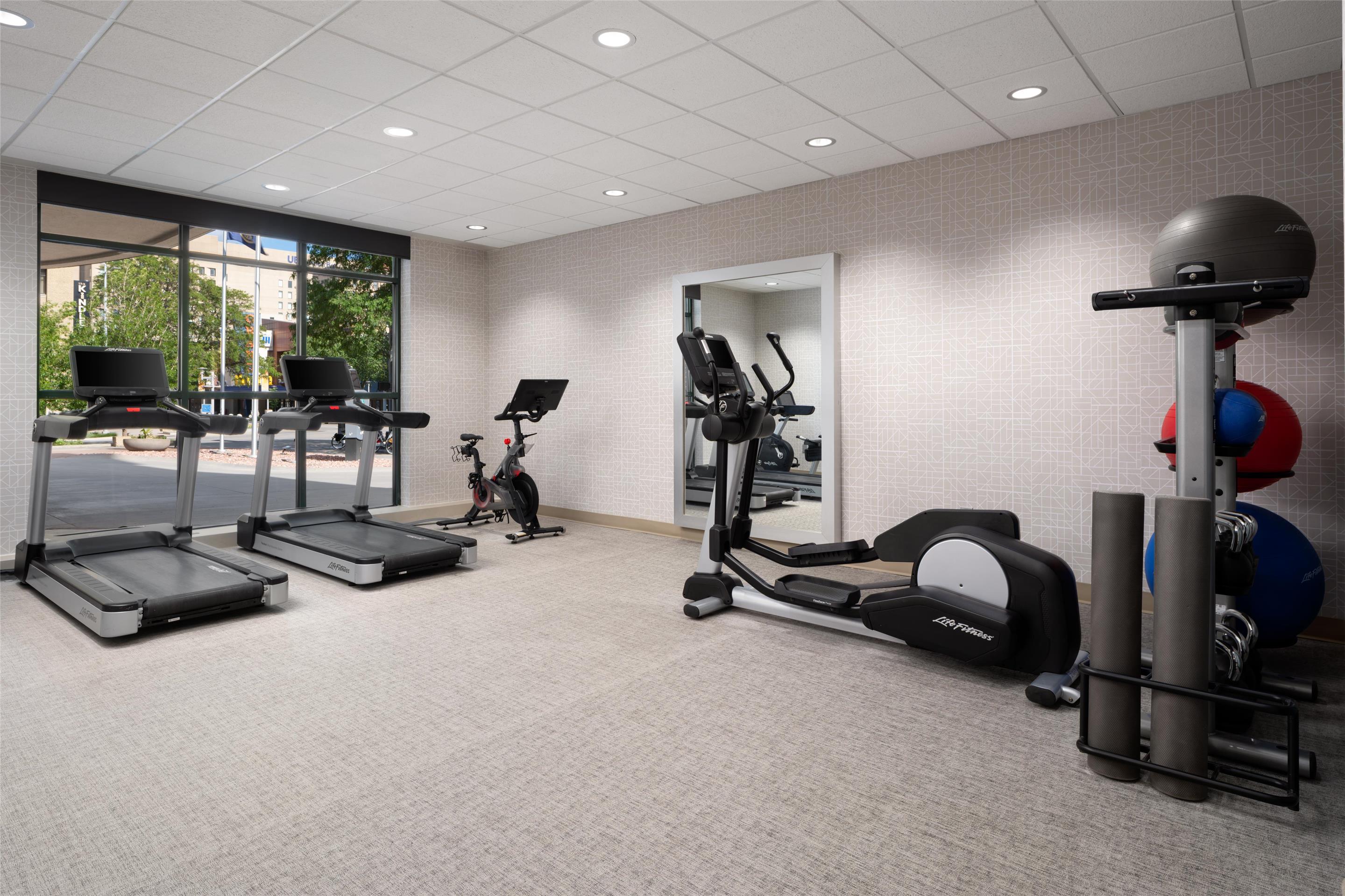 Health club fitness center gym | Embassy Suites Lincoln