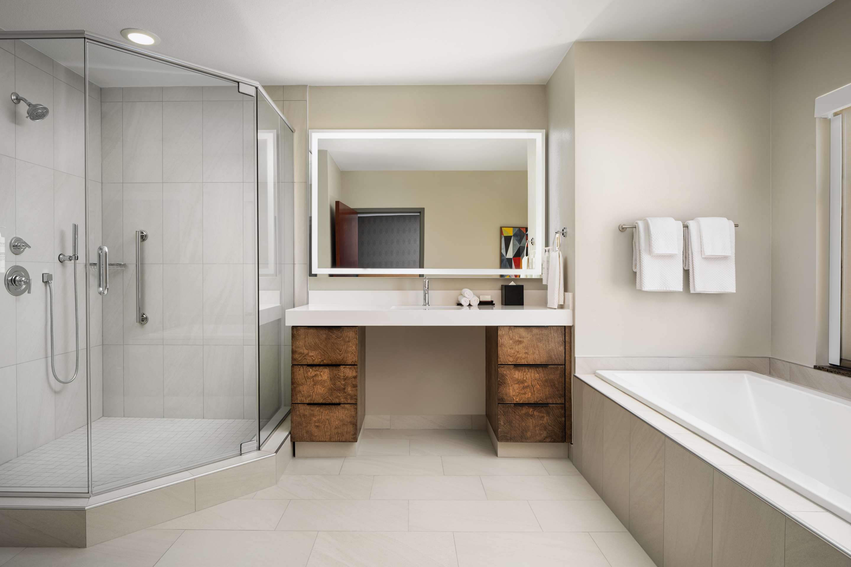 Guest room bath