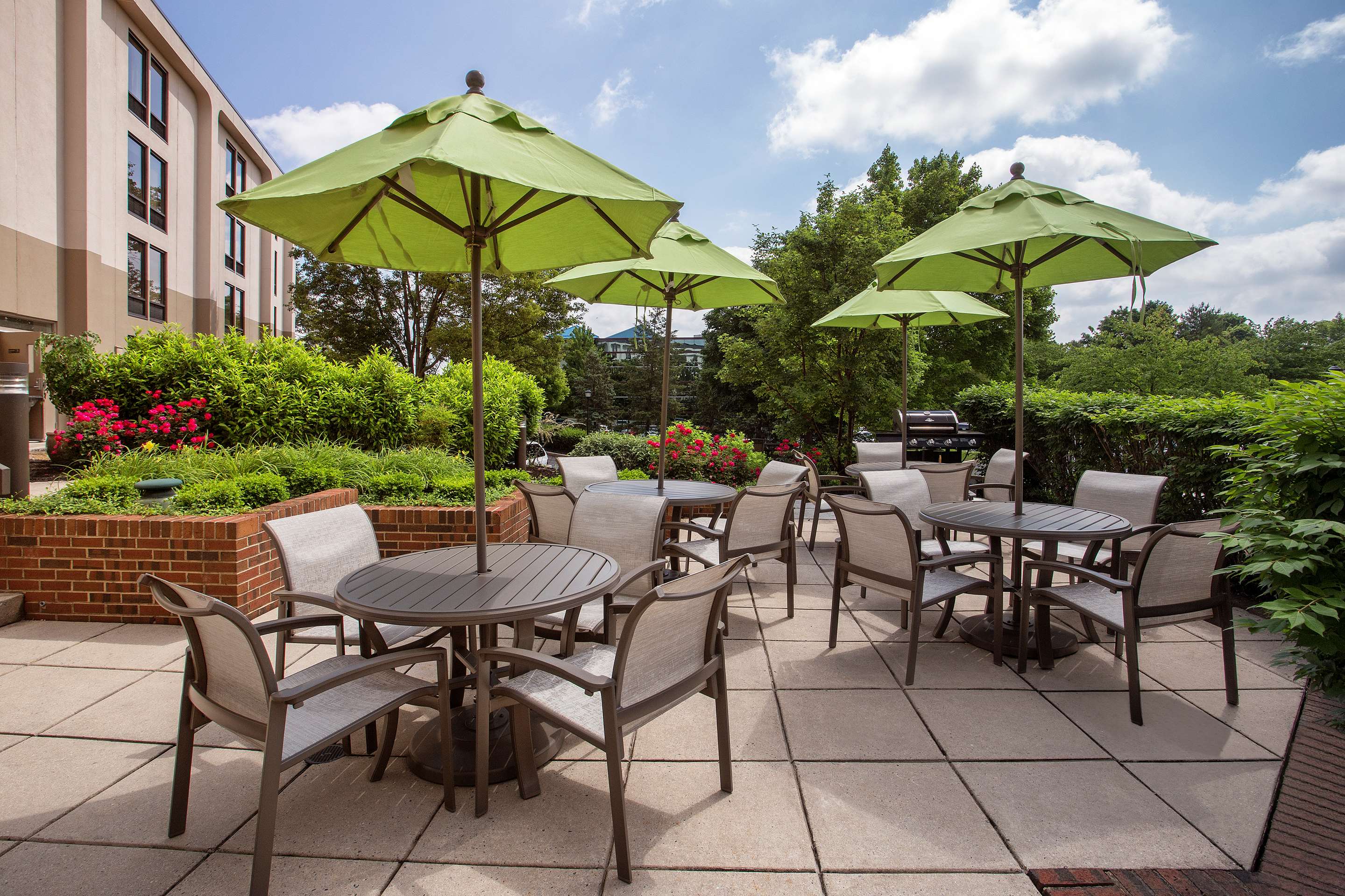 Exterior | Hampton Inn Lancaster