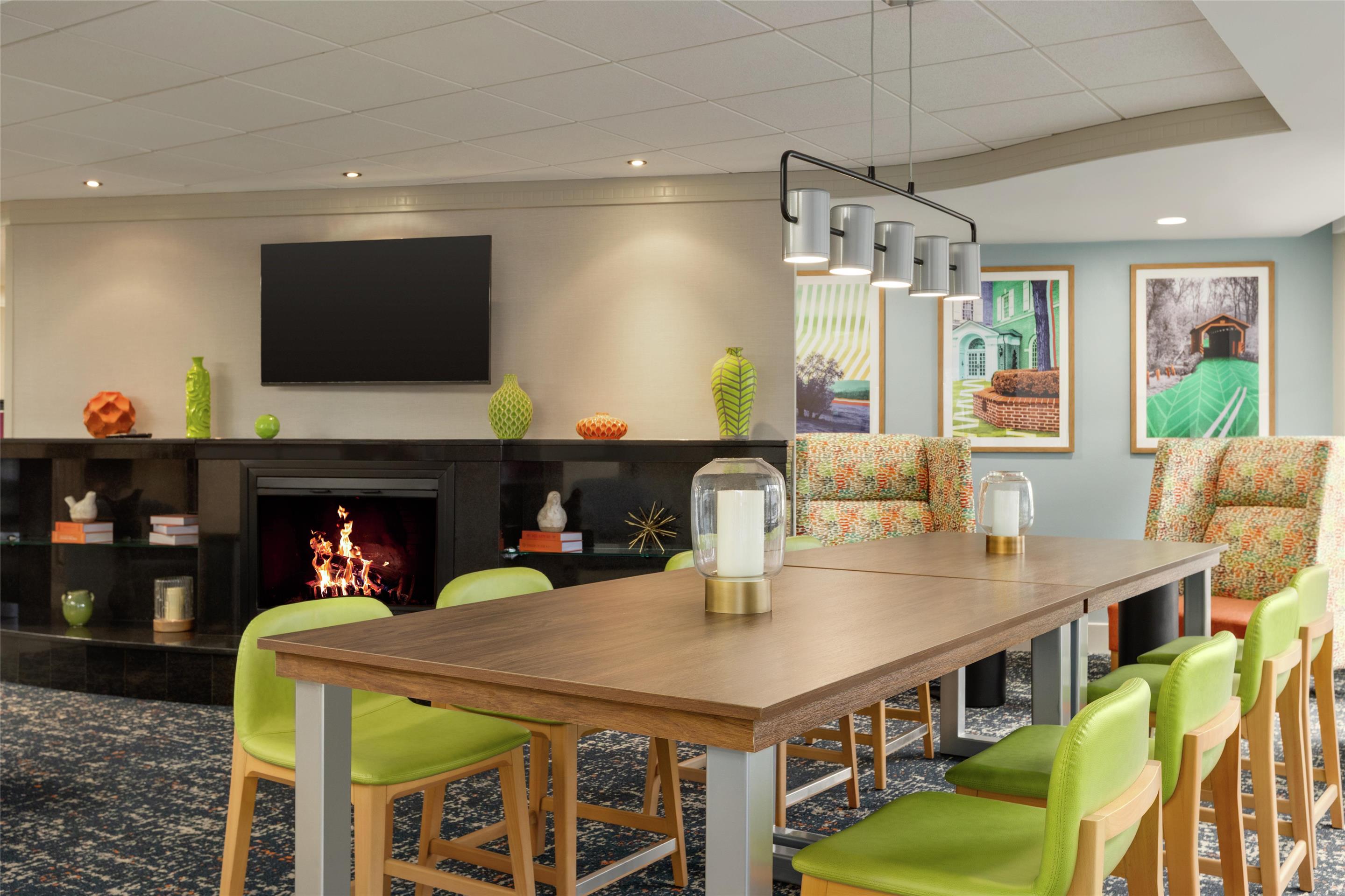 Lobby | Hampton Inn Lancaster