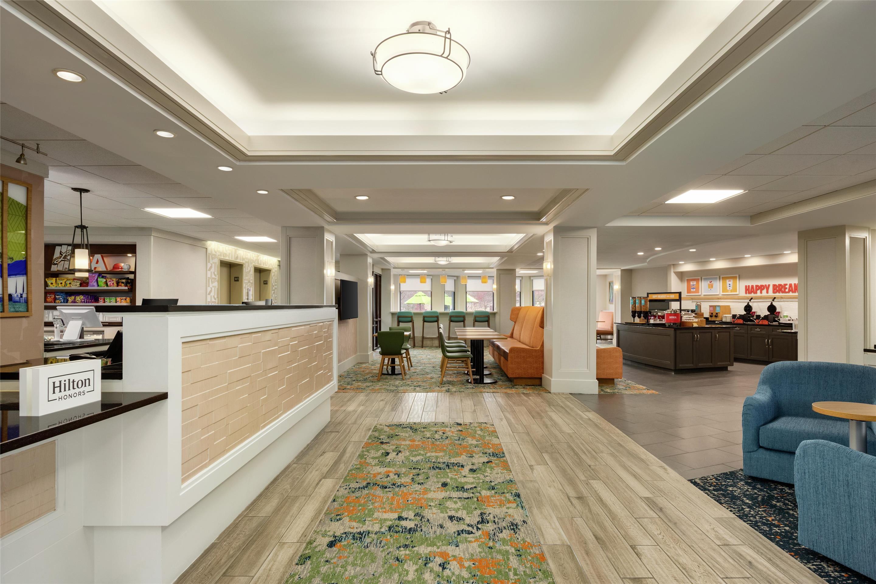 Lobby | Hampton Inn Lancaster