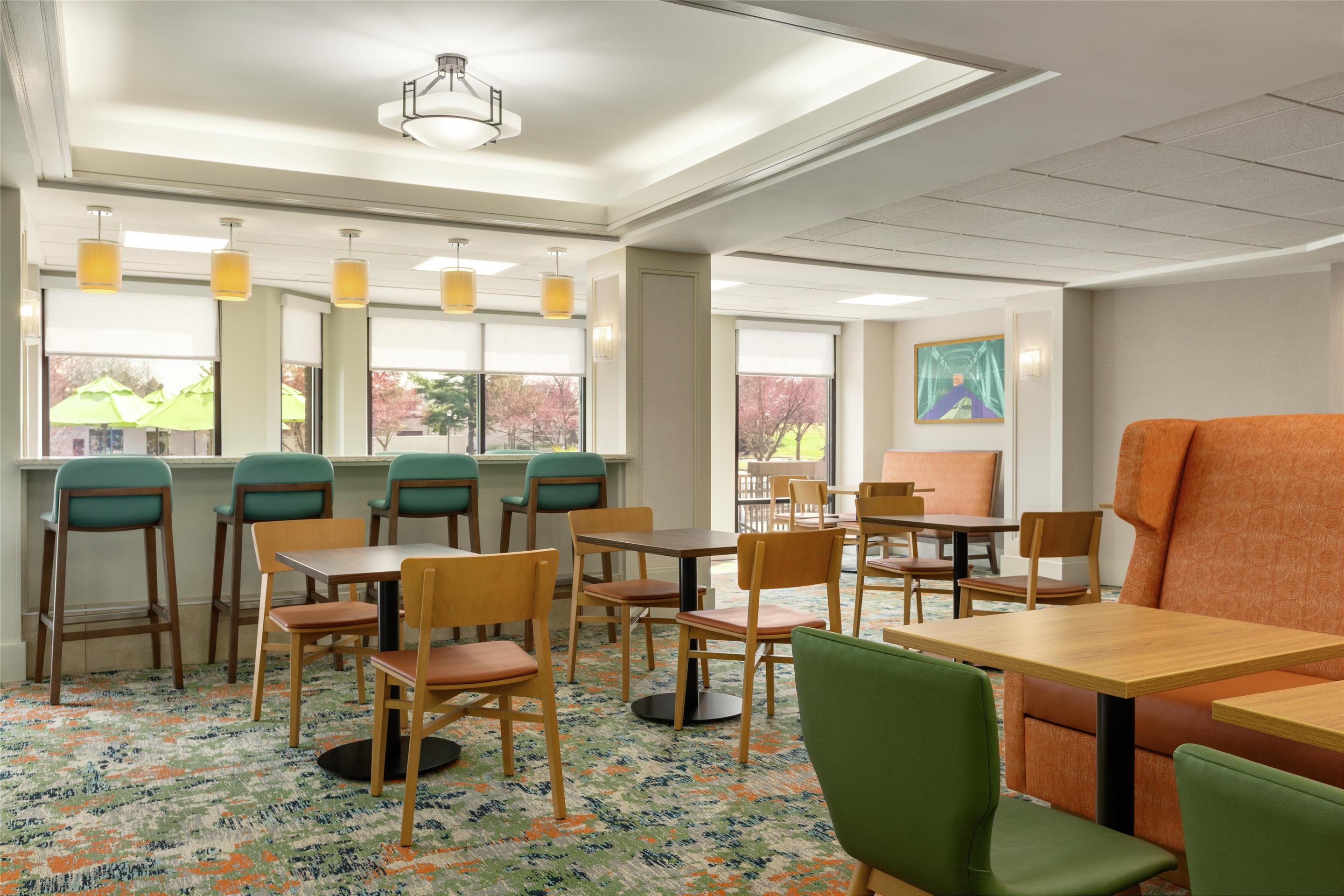 Breakfast Area | Hampton Inn Lancaster