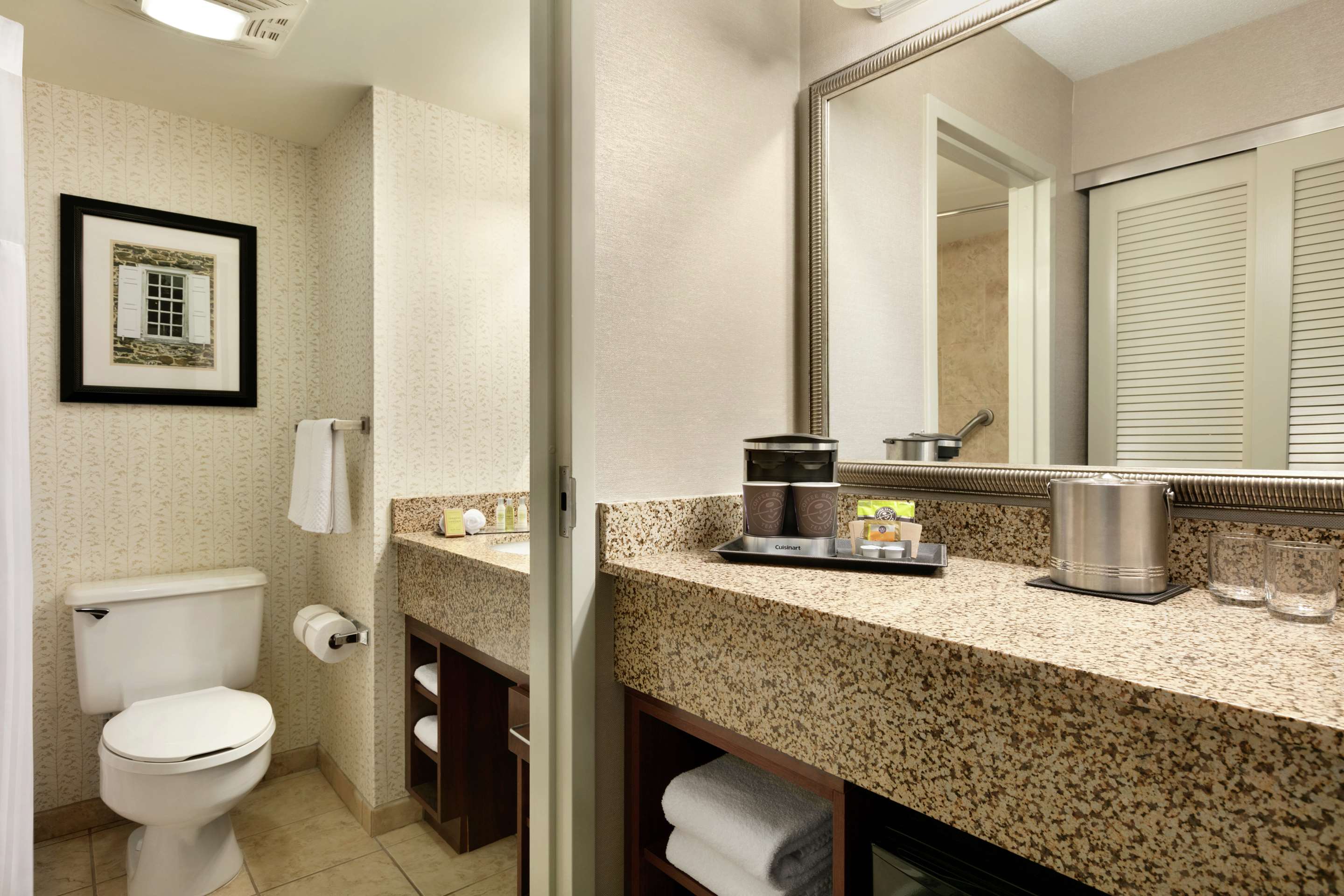 Guest room bath