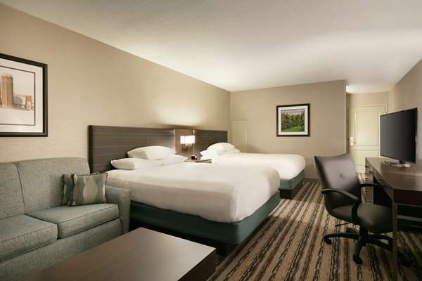  - DoubleTree Resort by Hilton Hotel Lancaster