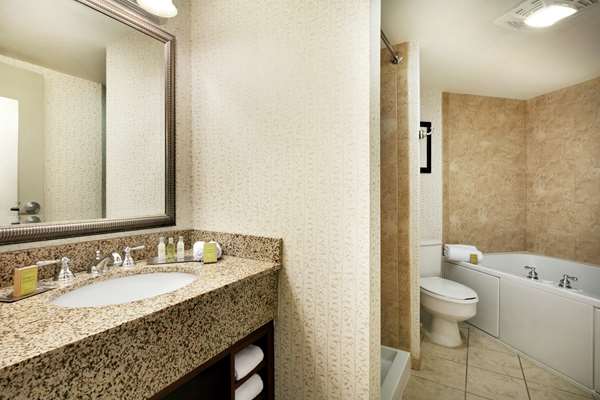  - DoubleTree Resort by Hilton Hotel Lancaster