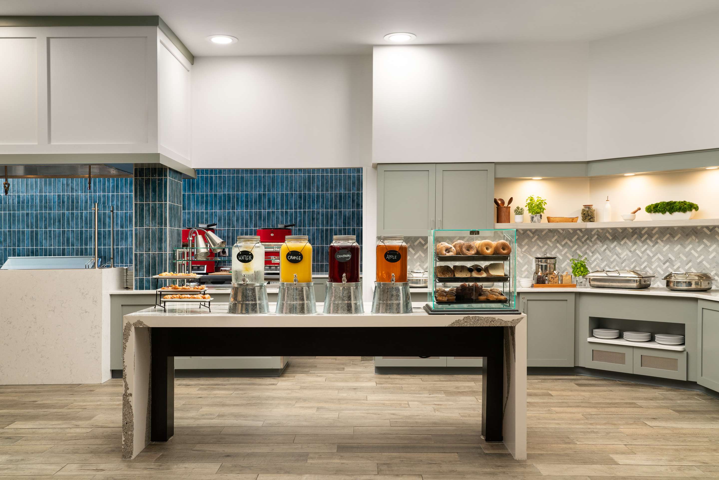 Breakfast Area | DoubleTree Resort by Hilton Lancaster