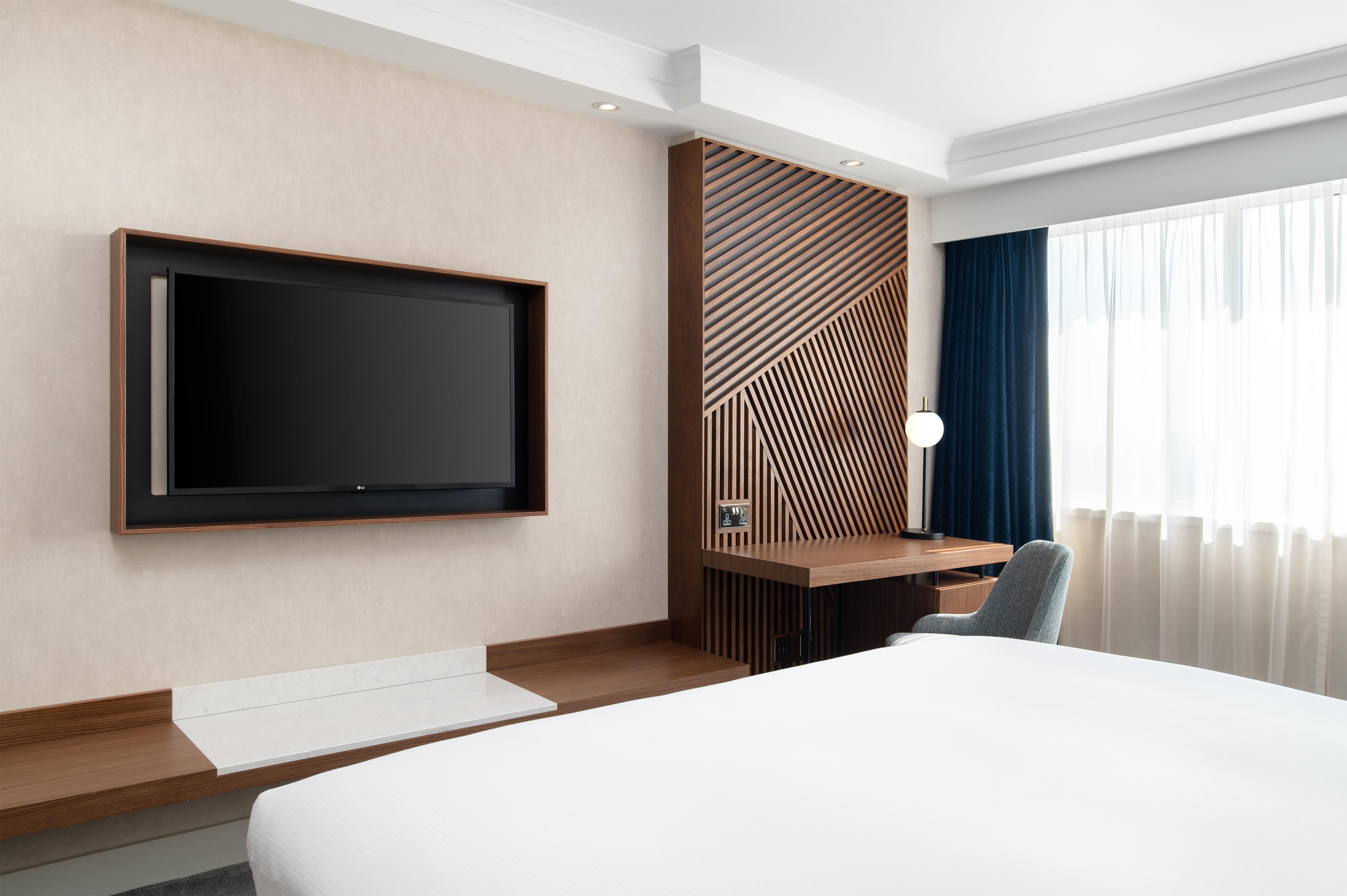 Hilton London Metropole Room Type - Executive King Room - High Floor Hilton London Metropole Room Type - Executive King Room - High Floor