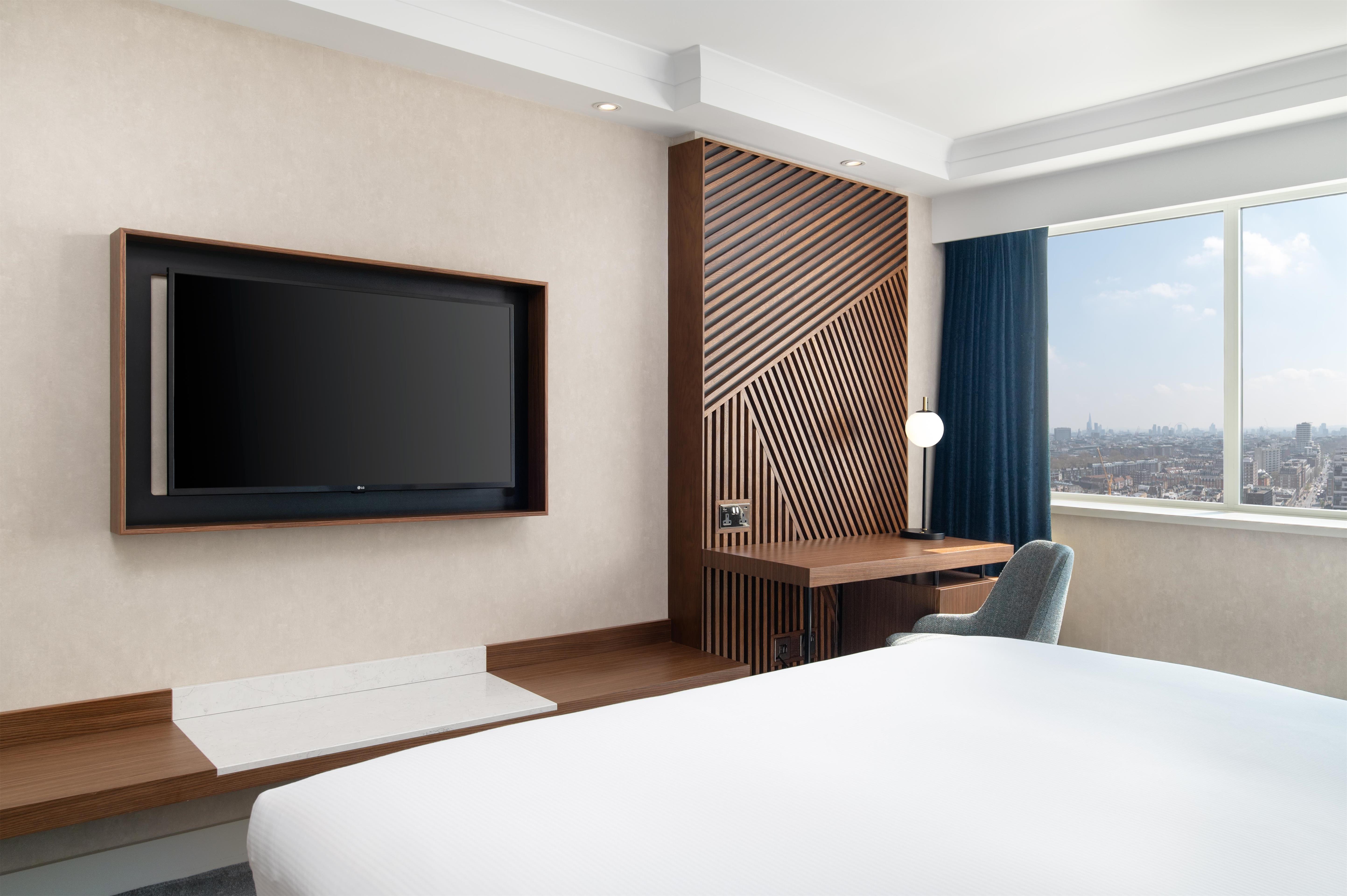 Hilton London Metropole Room Type - Executive King Room with London View