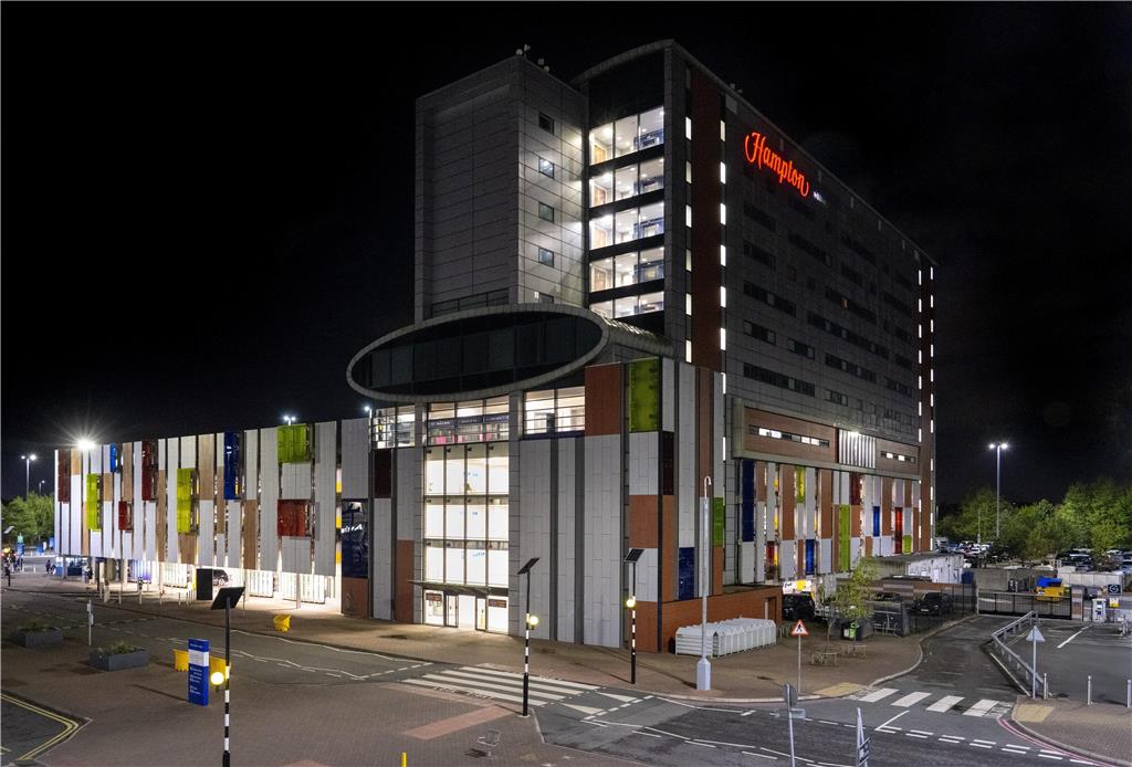 Hampton by Hilton/John Lennon Airport