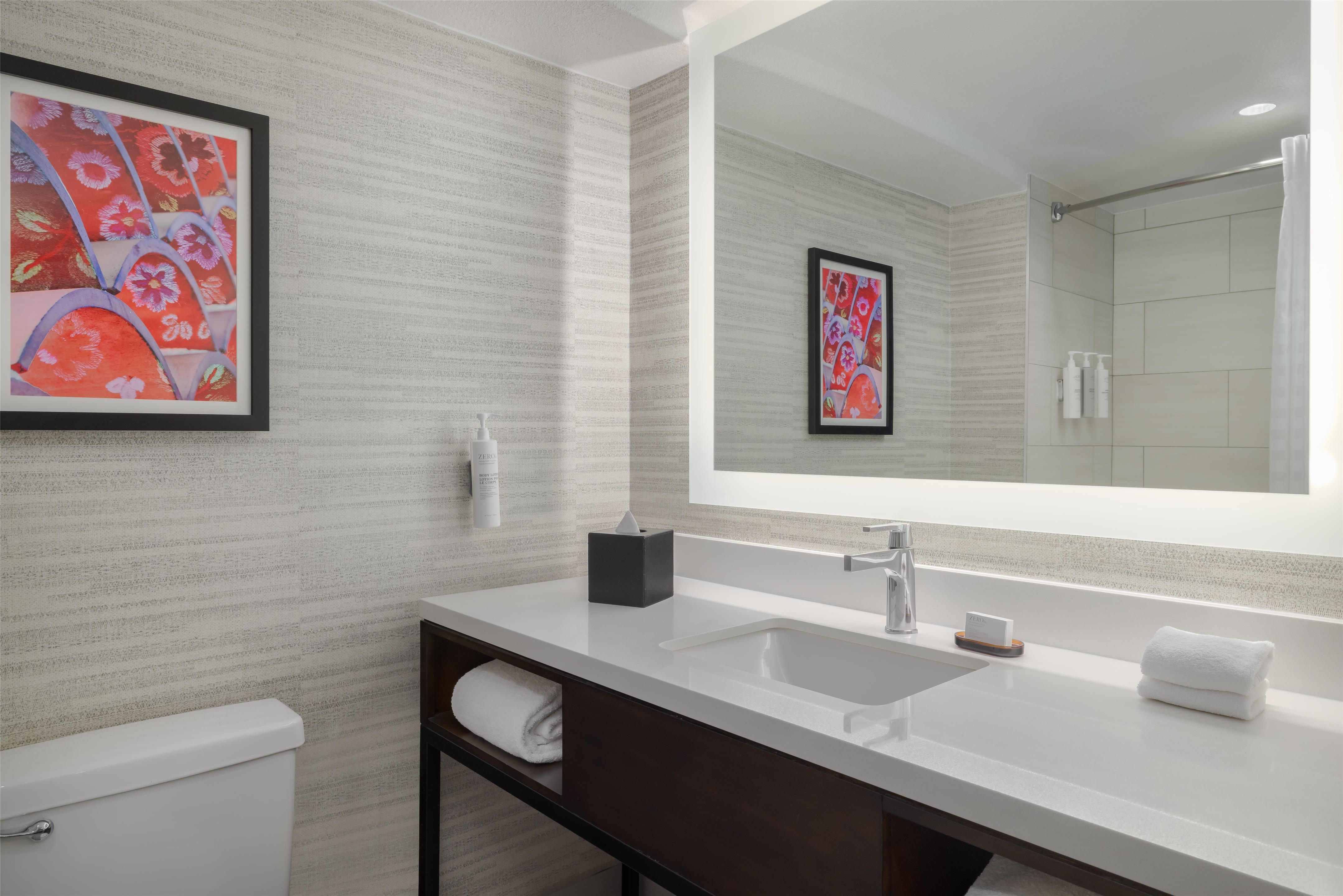 Guest room bath
