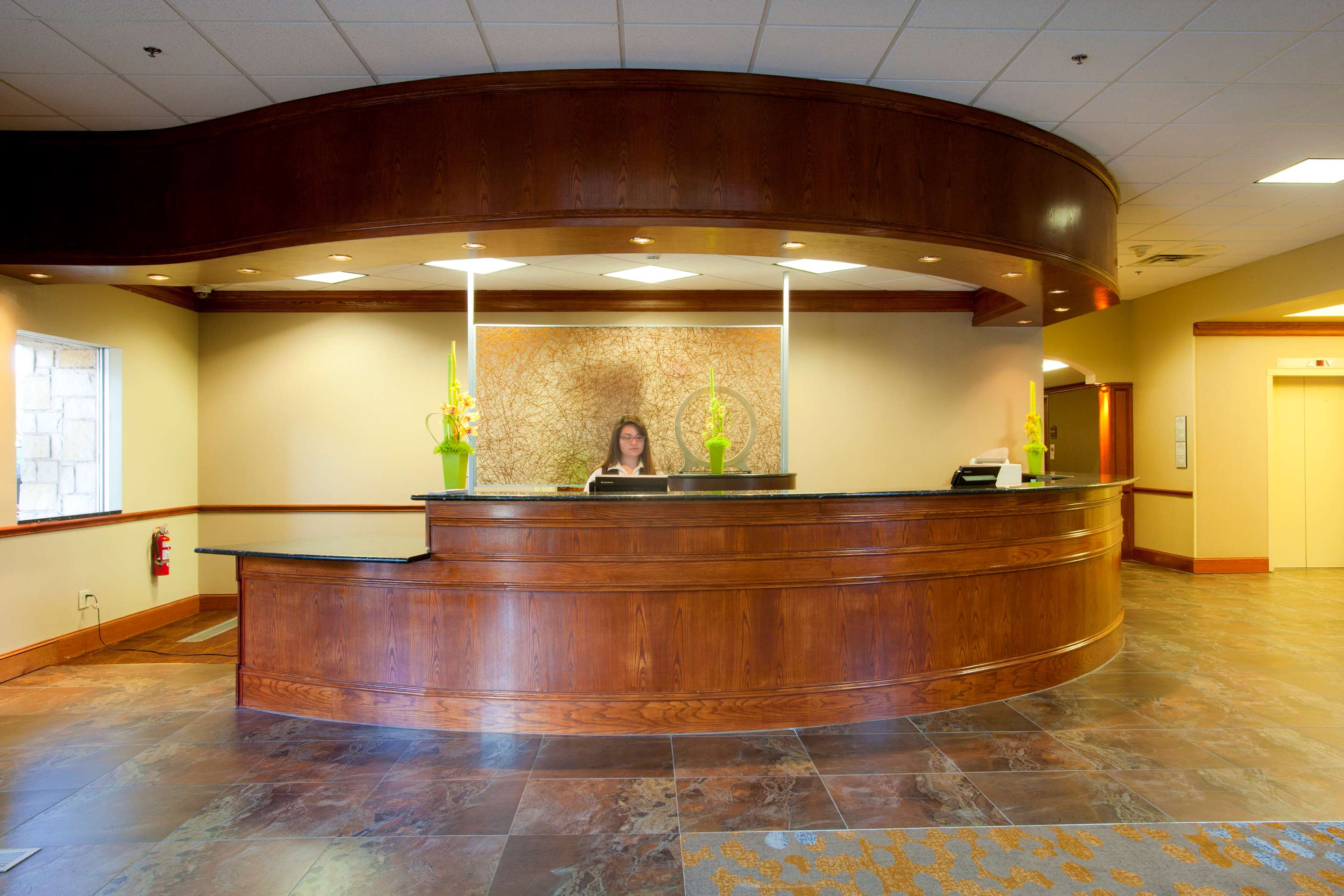 Reception | DoubleTree by Hilton Hotel Midland Plaza