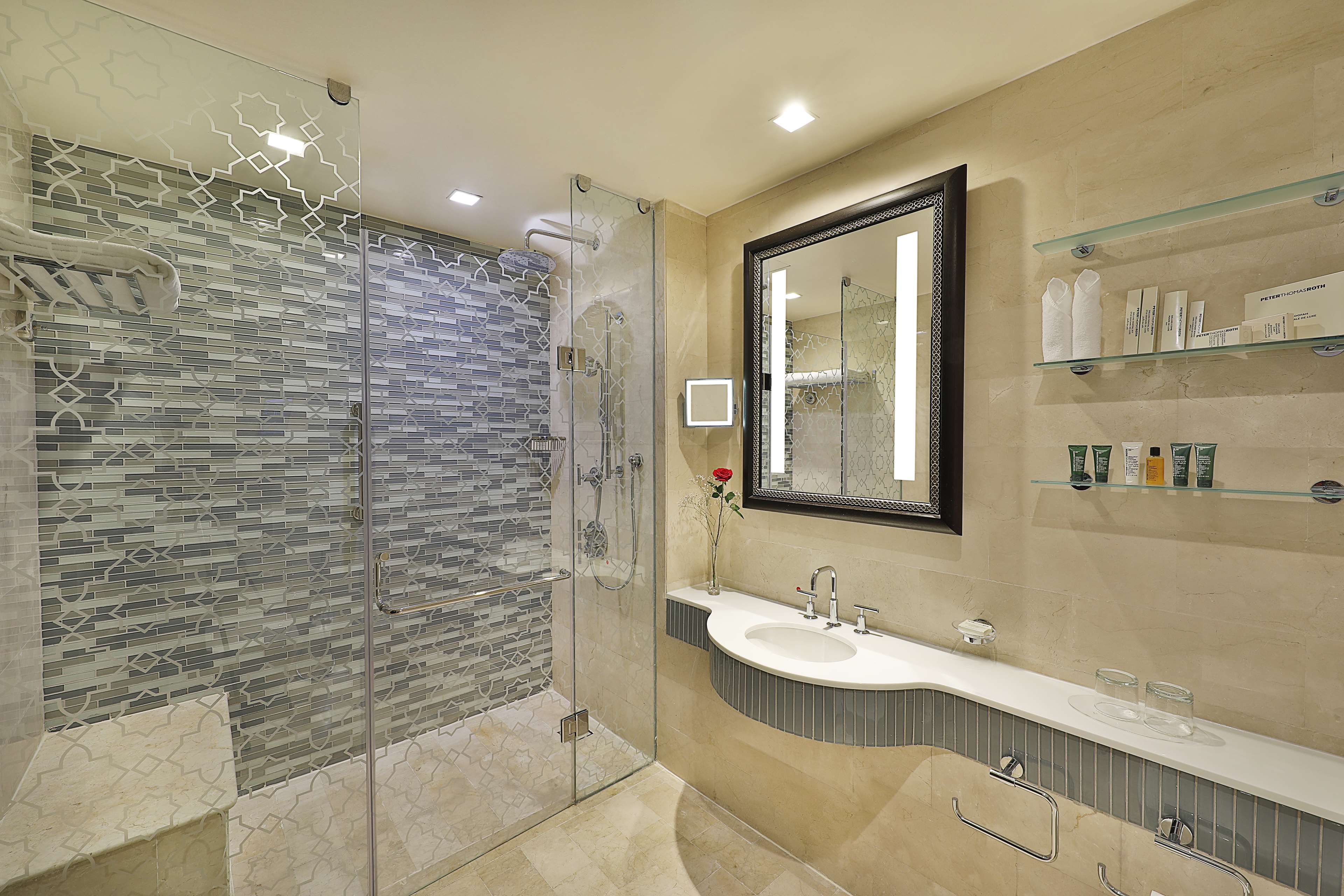 Hilton Suites Makkah Room Type - TRIPLE GUEST ROOM