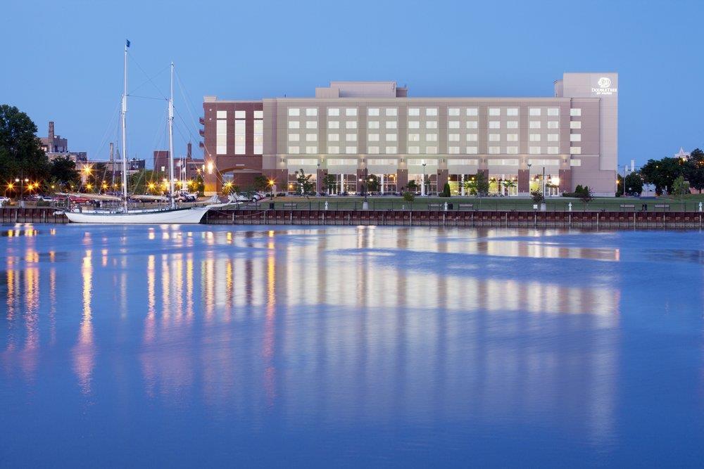 Exterior | DoubleTree by Hilton Bay City - Riverfront