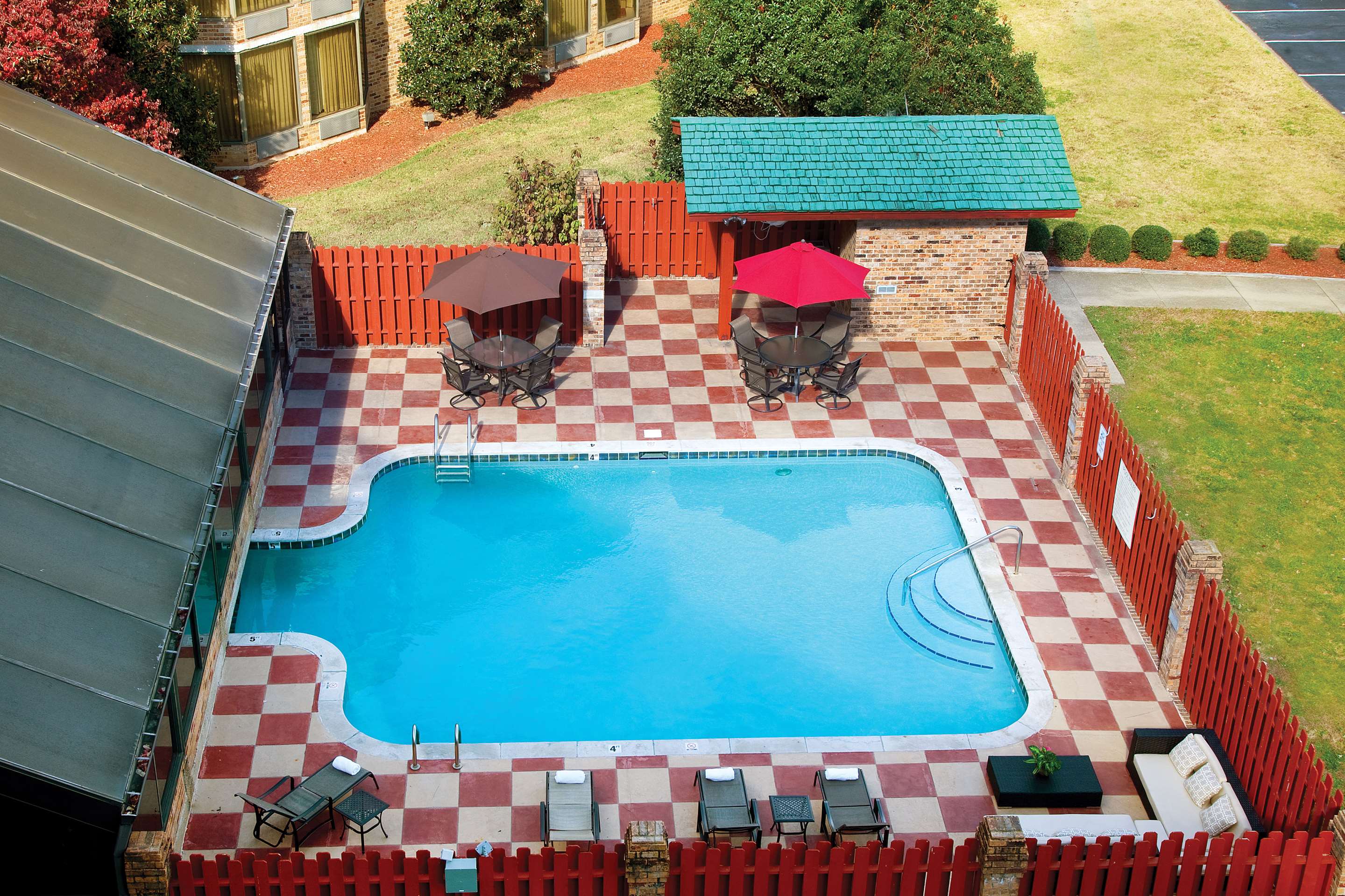 Pool | DoubleTree by Hilton Murfreesboro