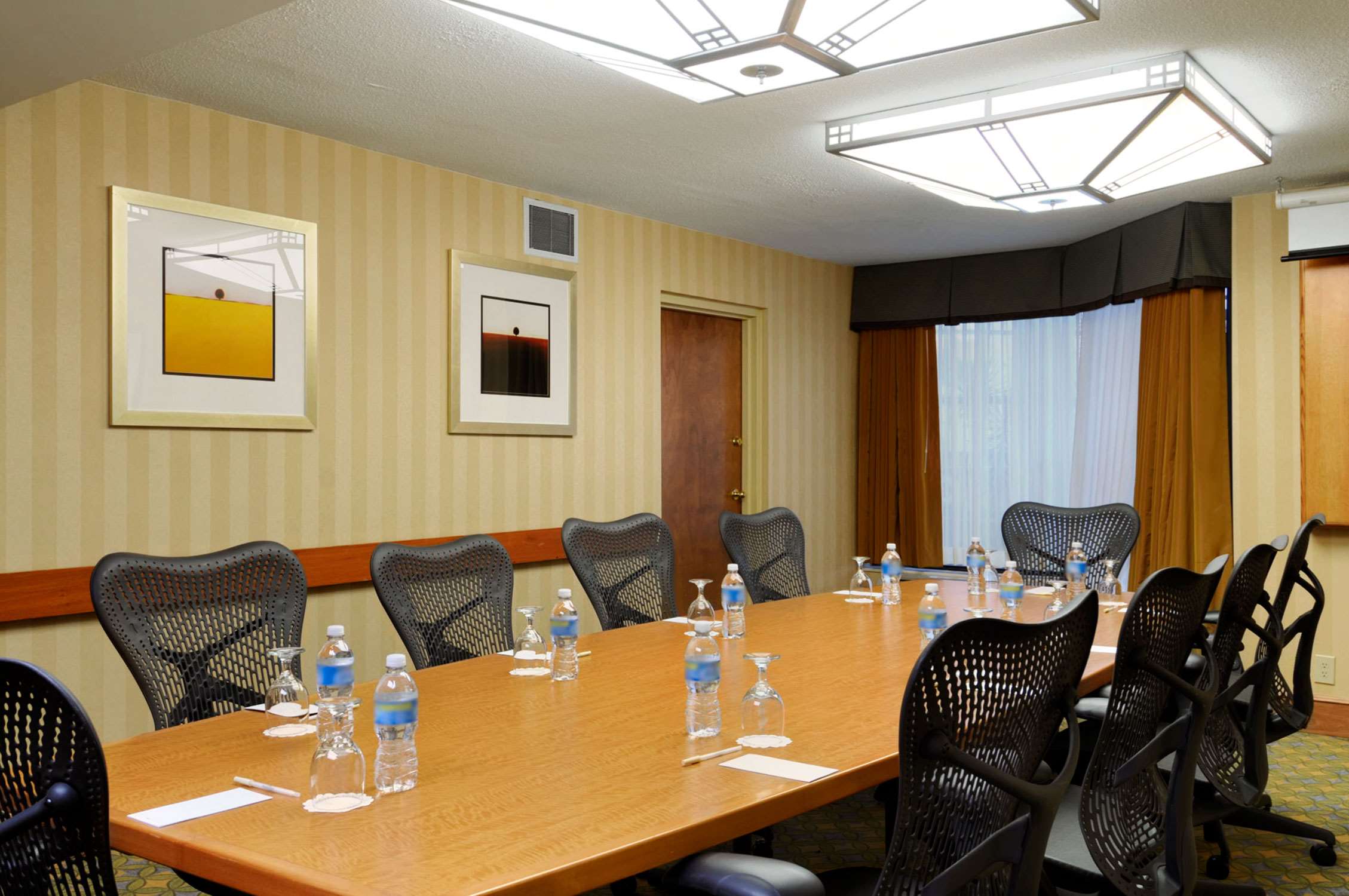 Meeting Room | DoubleTree by Hilton Murfreesboro